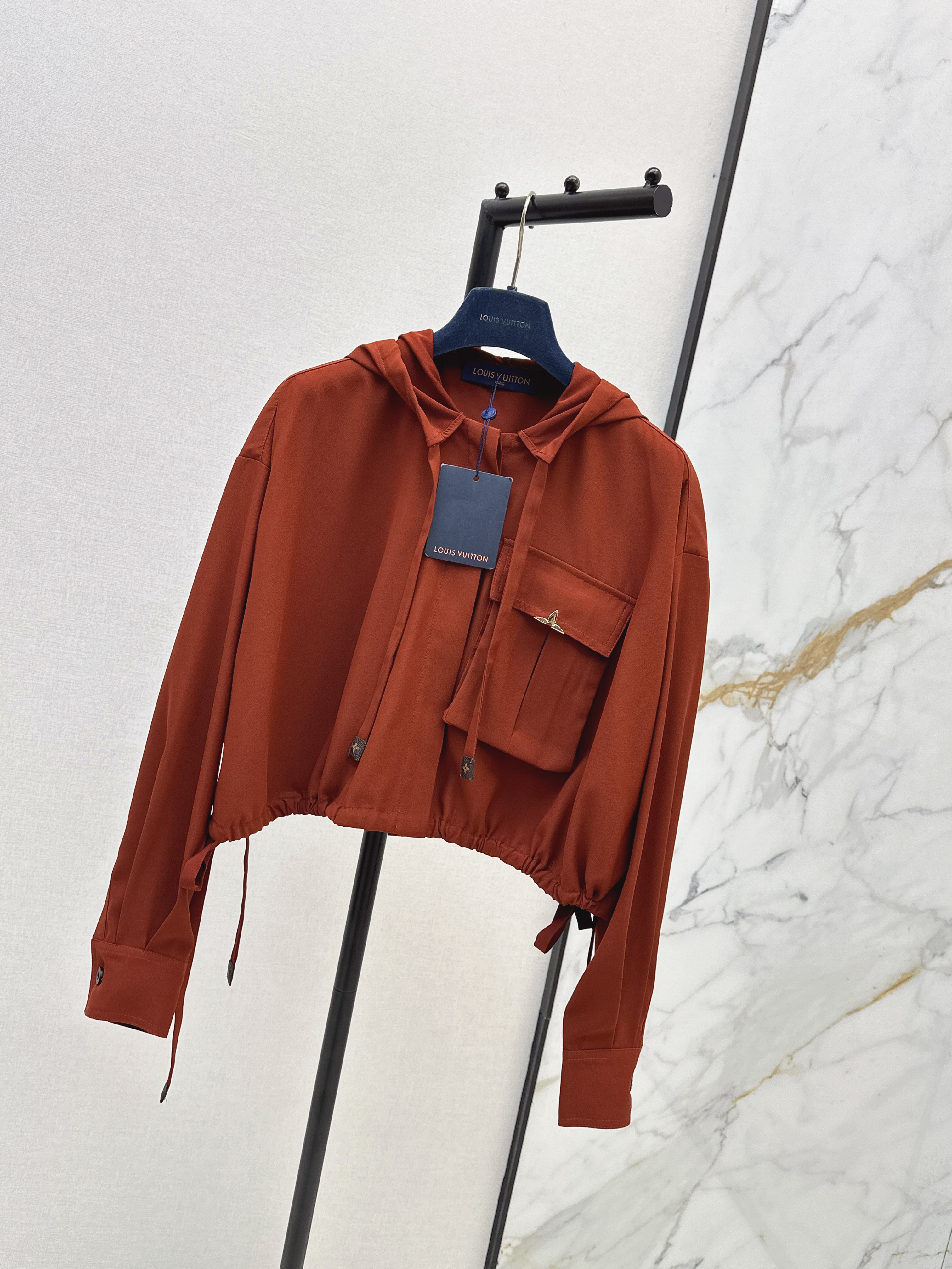 Loui 26ss hoodeddrawstring top