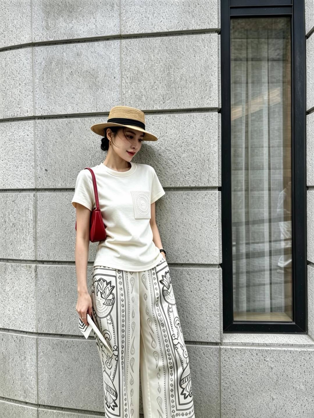 Her 26ss embroidery t-shirt