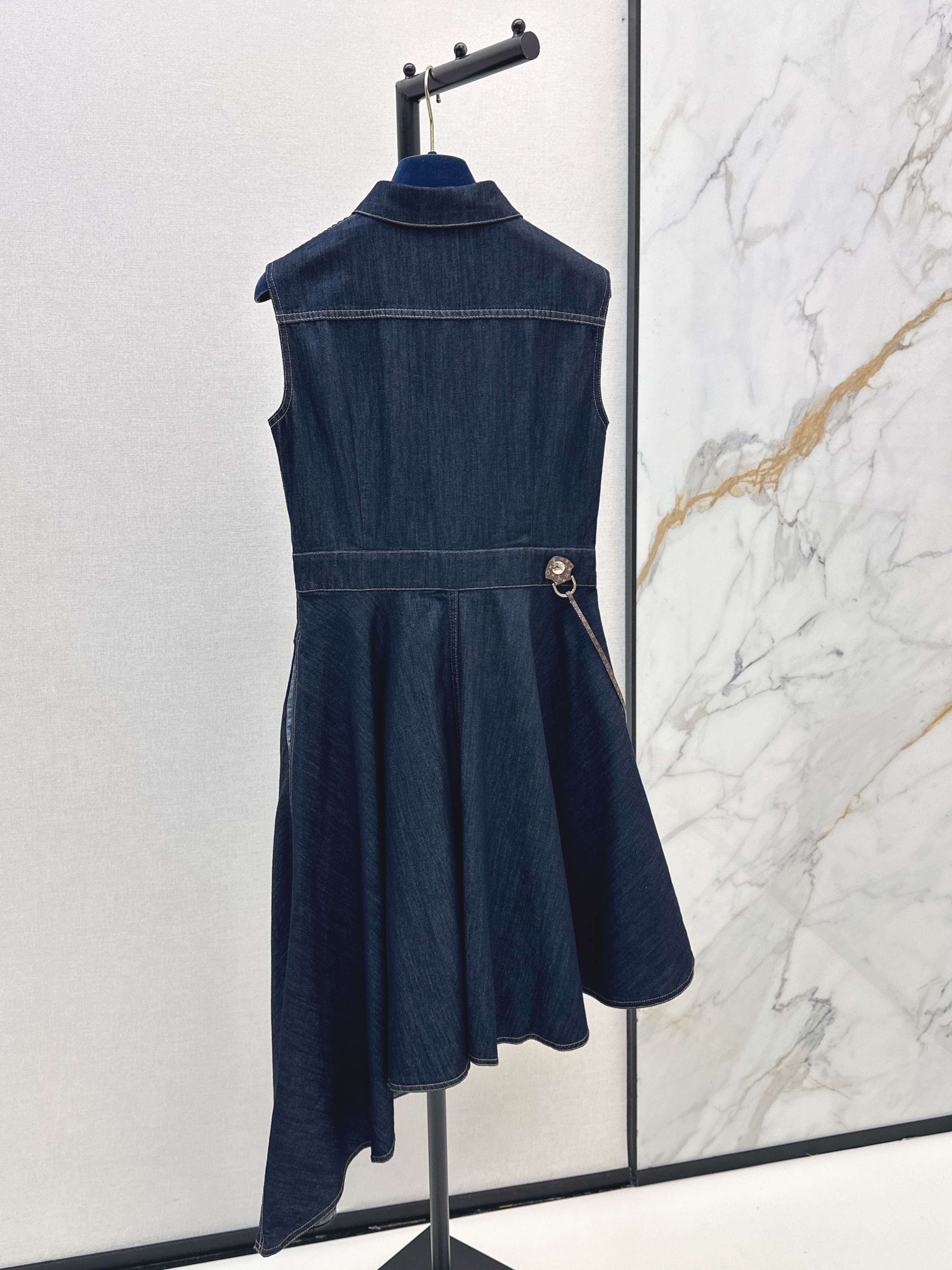 Louis 26ss Sleeveless Denim Shirt Dress