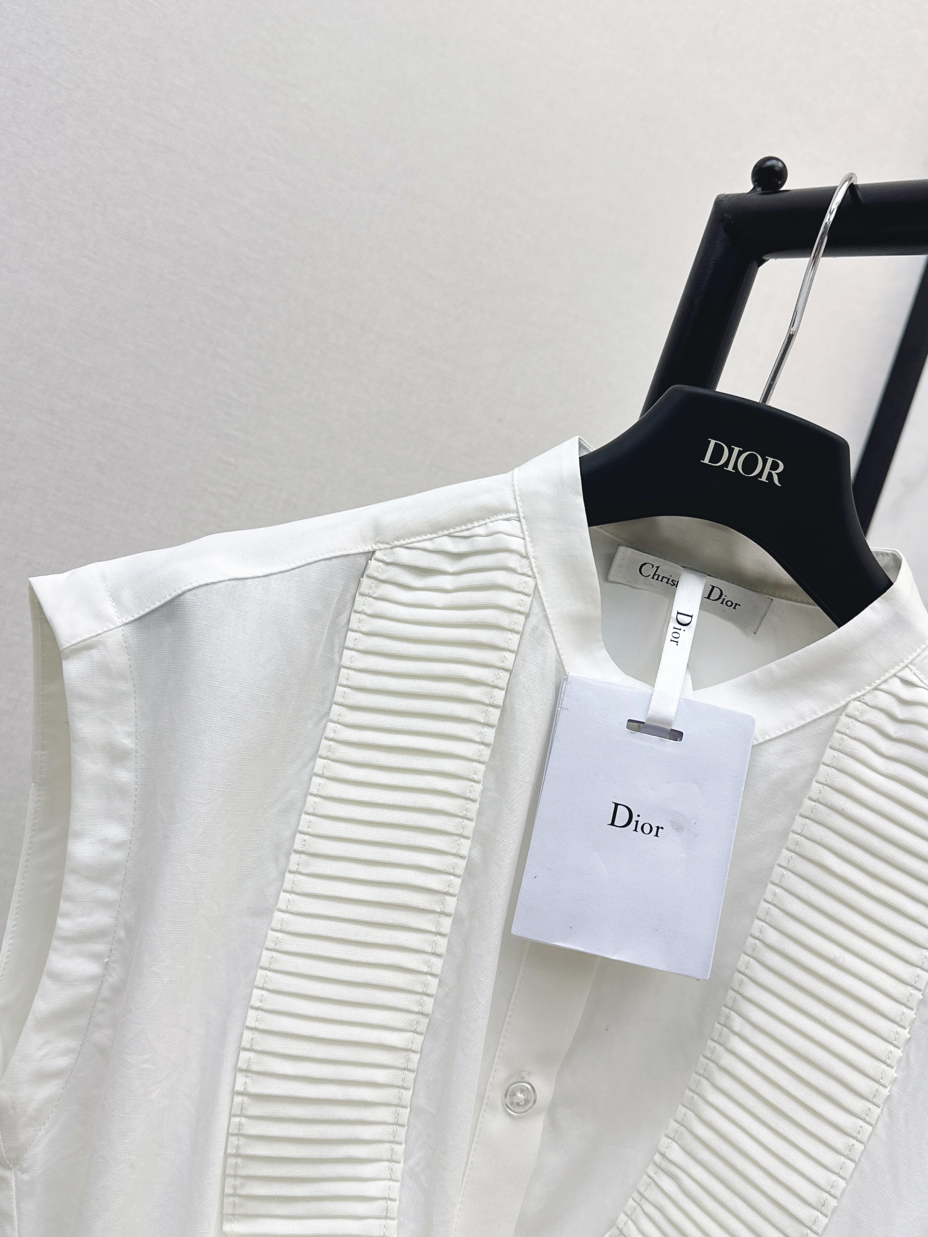CD 26ss sleeveless ruffle belted blouse