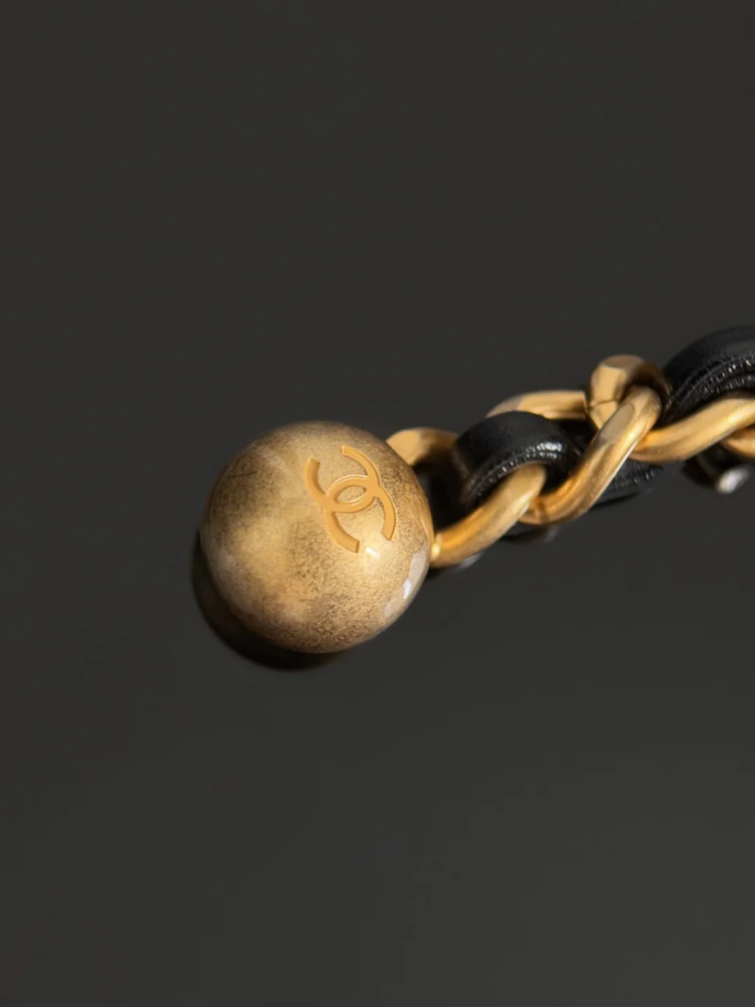 Chan 25S chain shoulder bag