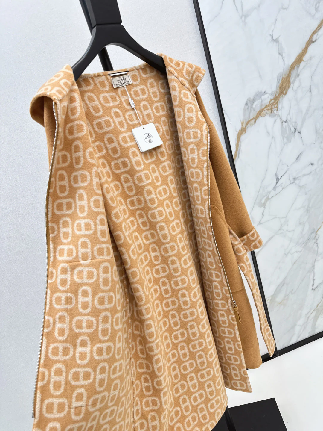 Her 25fw cashmere coat