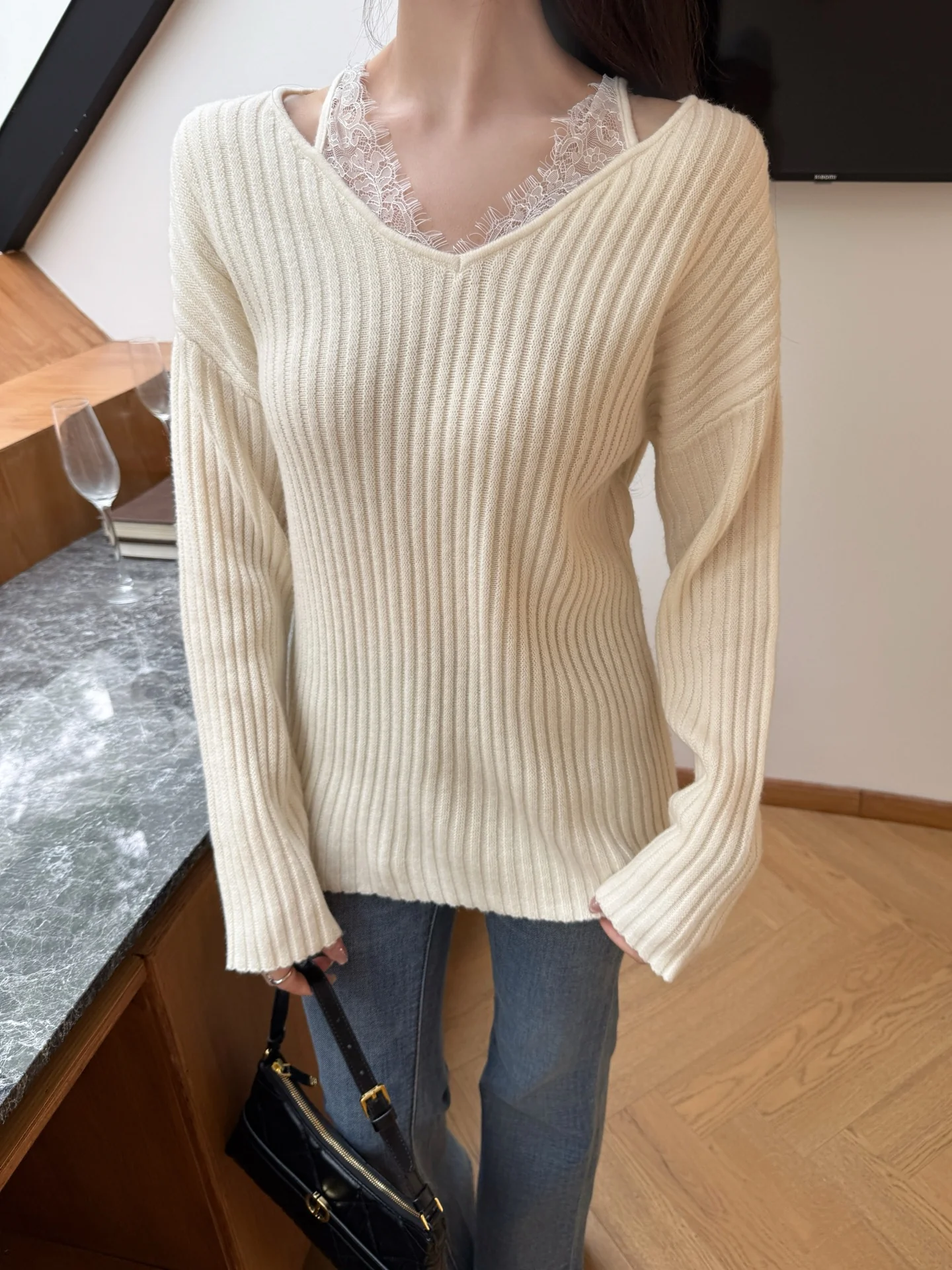 Es 25fw lace contrast sweater