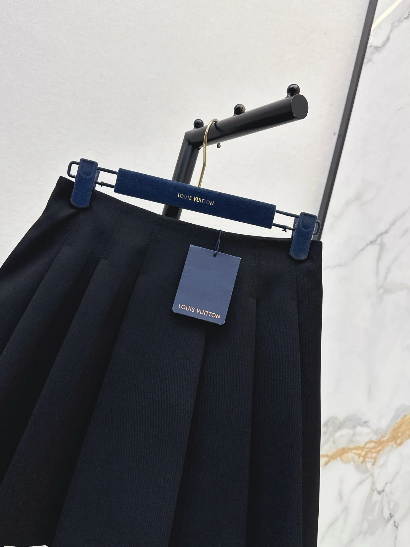 Louis 25fw pleated skirt
