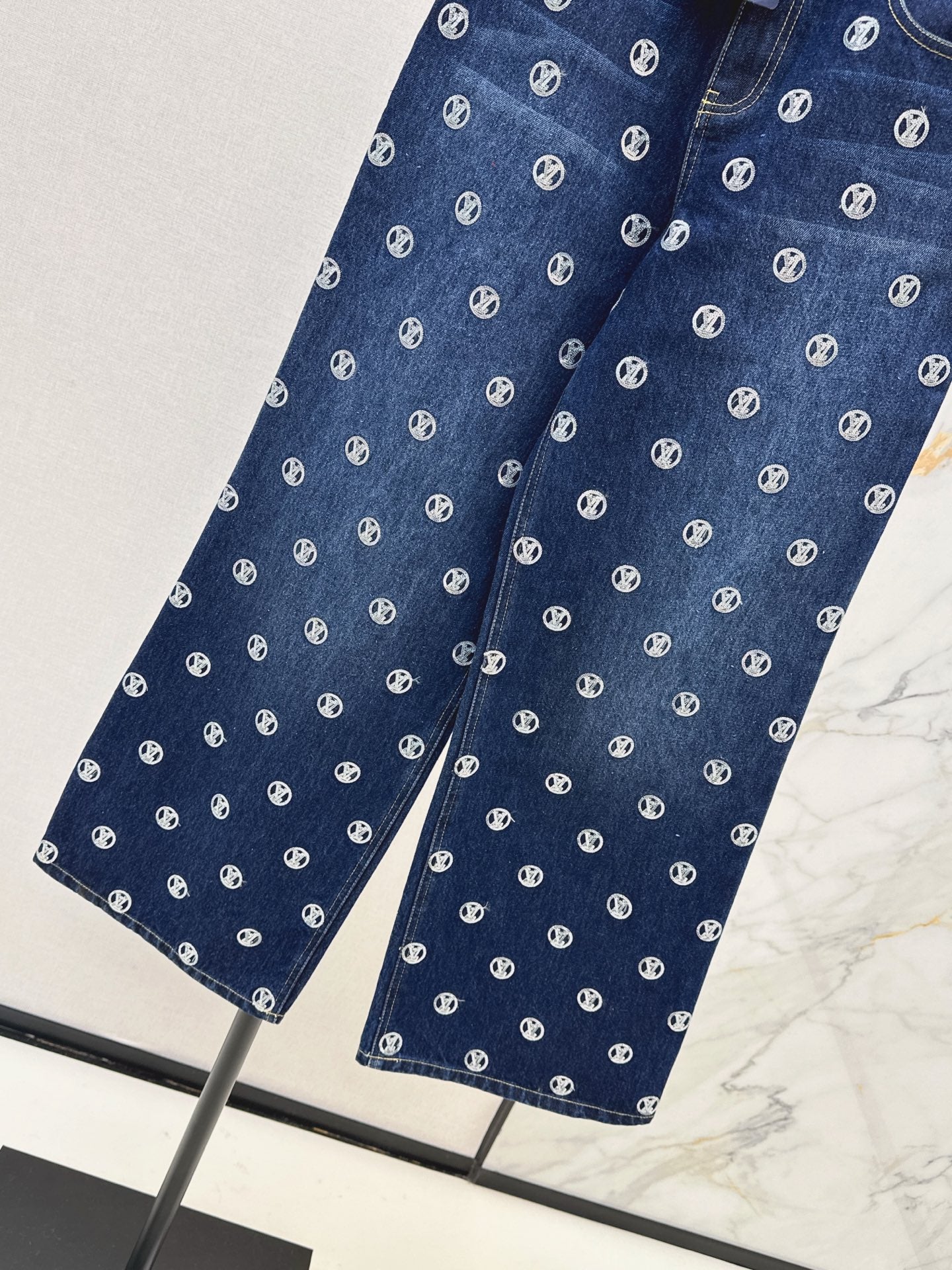 Louis 25fw embroidery jeans