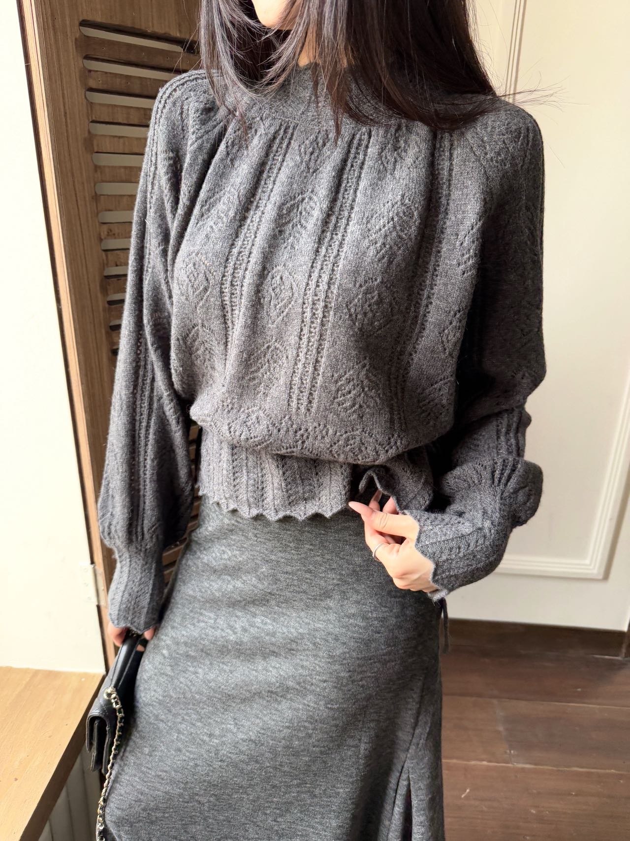 Chan 256ss drawstring sweater