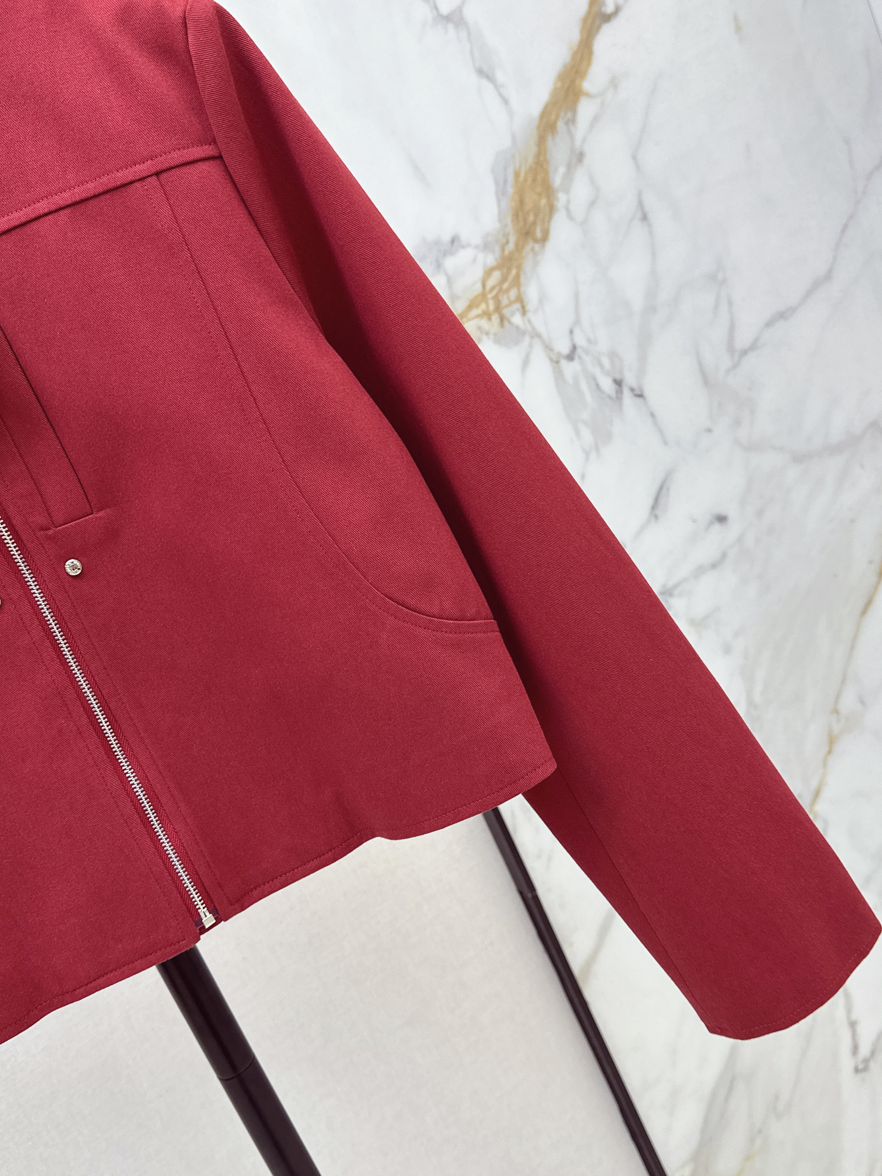 Her 26ss zip-up jacket