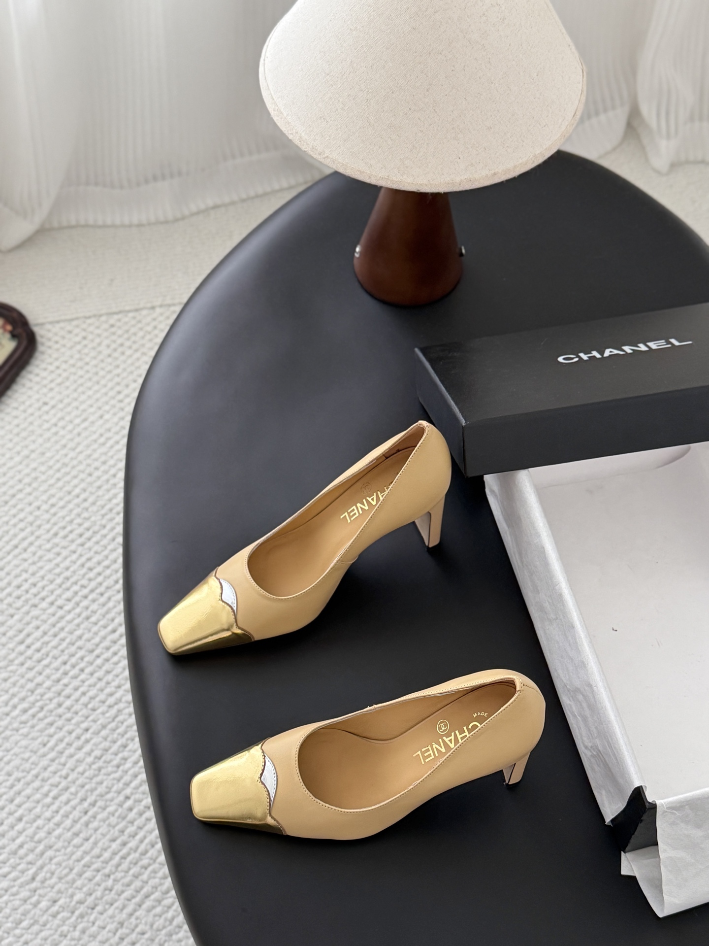 Chan 26P gold cap toe pump