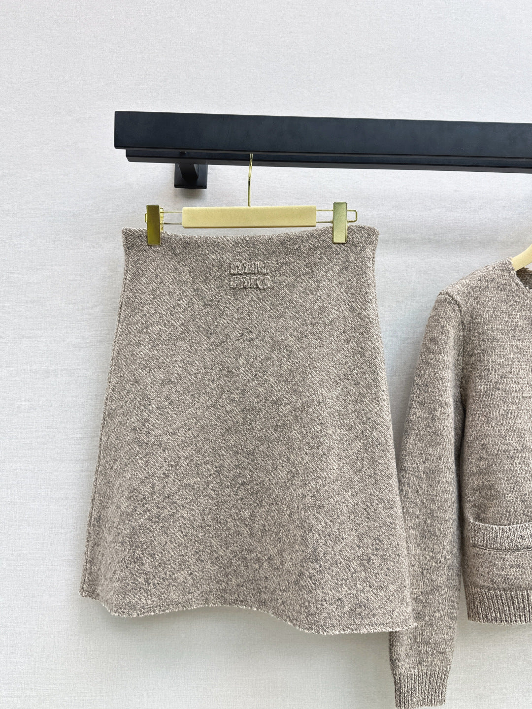 Miu 25fw knit cardigan skirt set