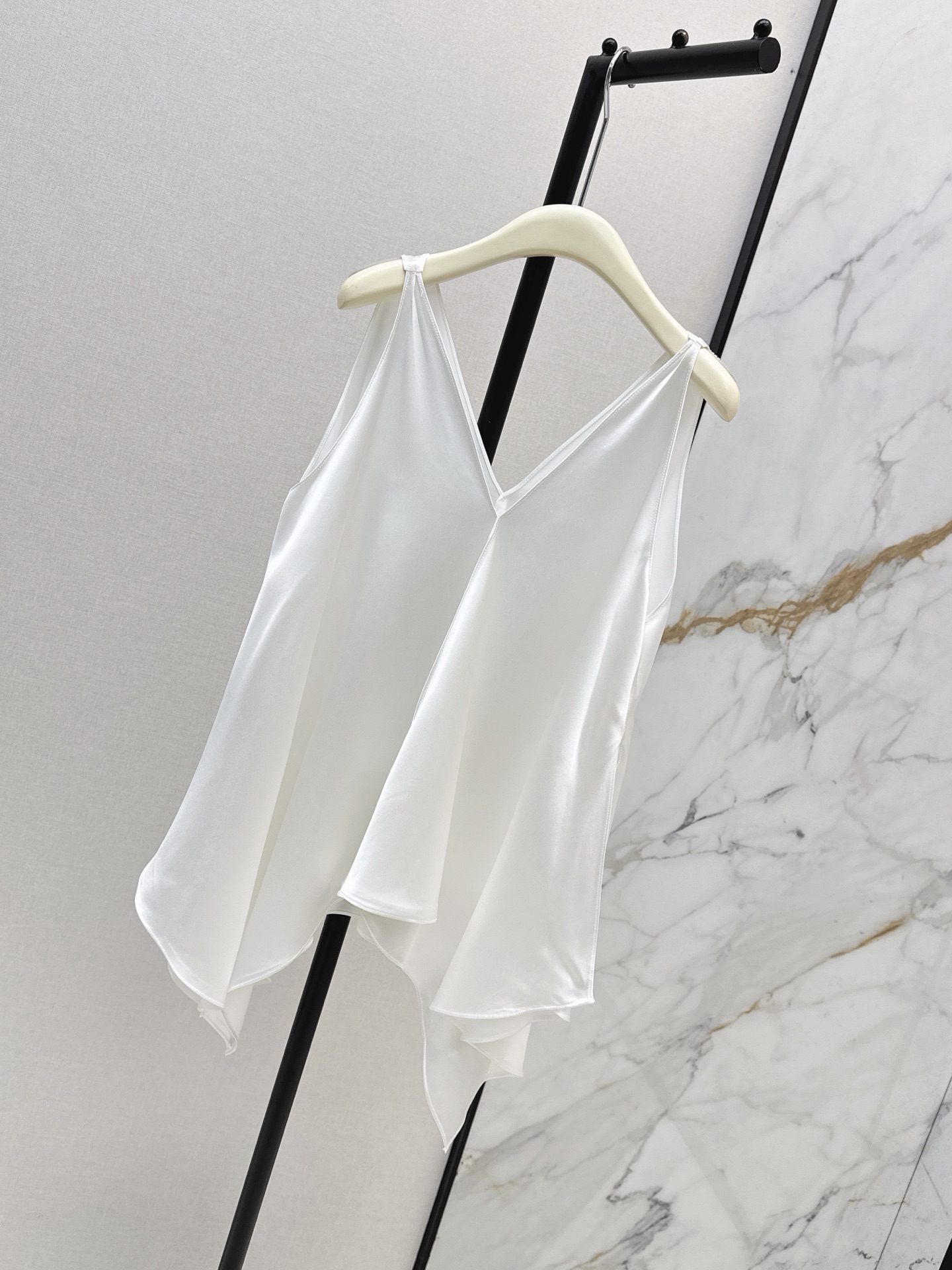 Row 26ss asymmetrical top