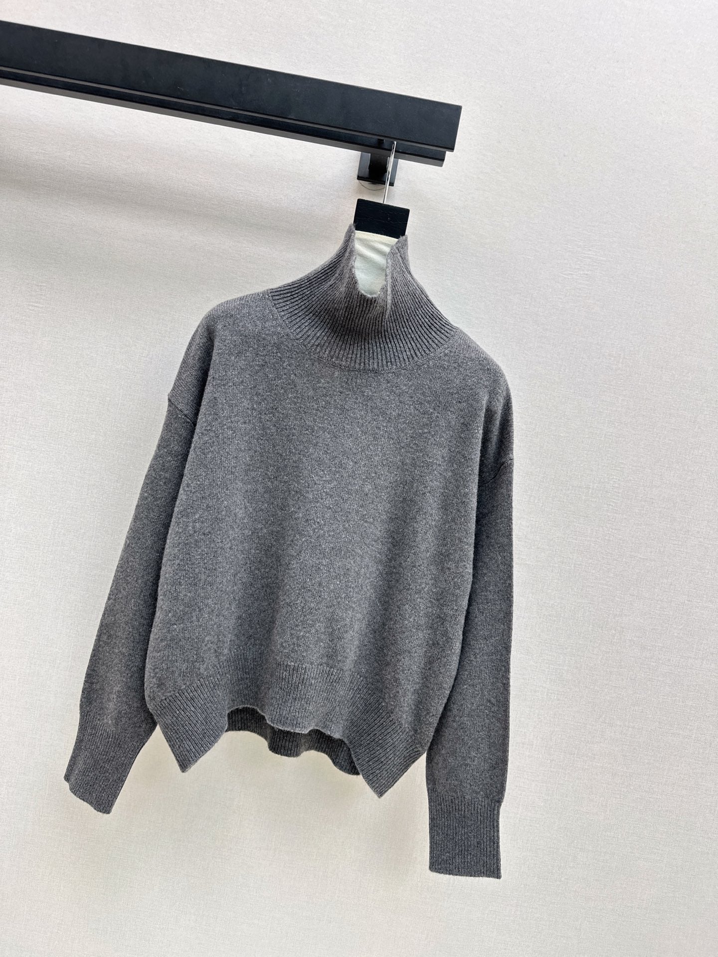 Celi 25fw turtleneck sweater