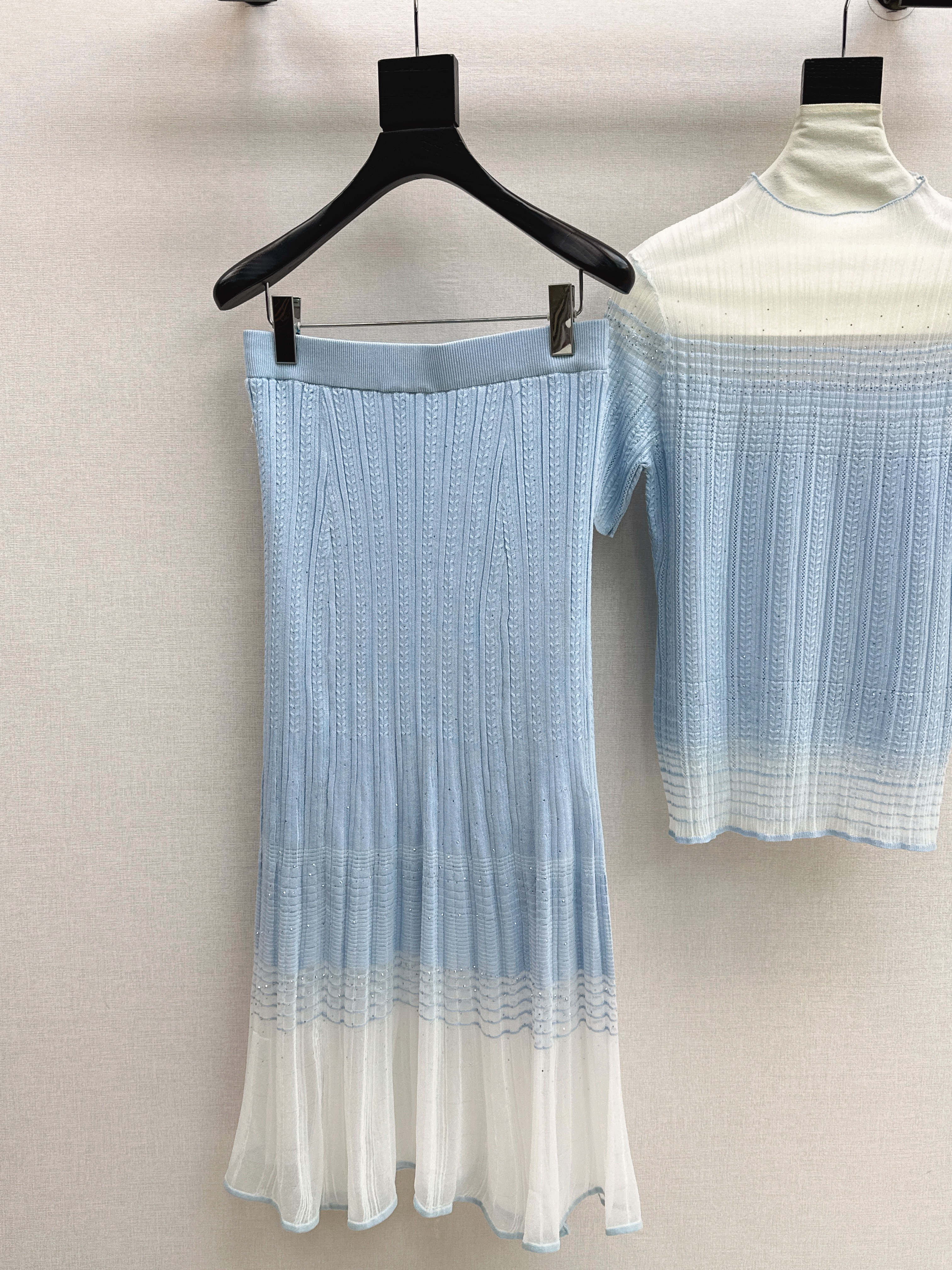 Chan 26ss omber knit top skirt set