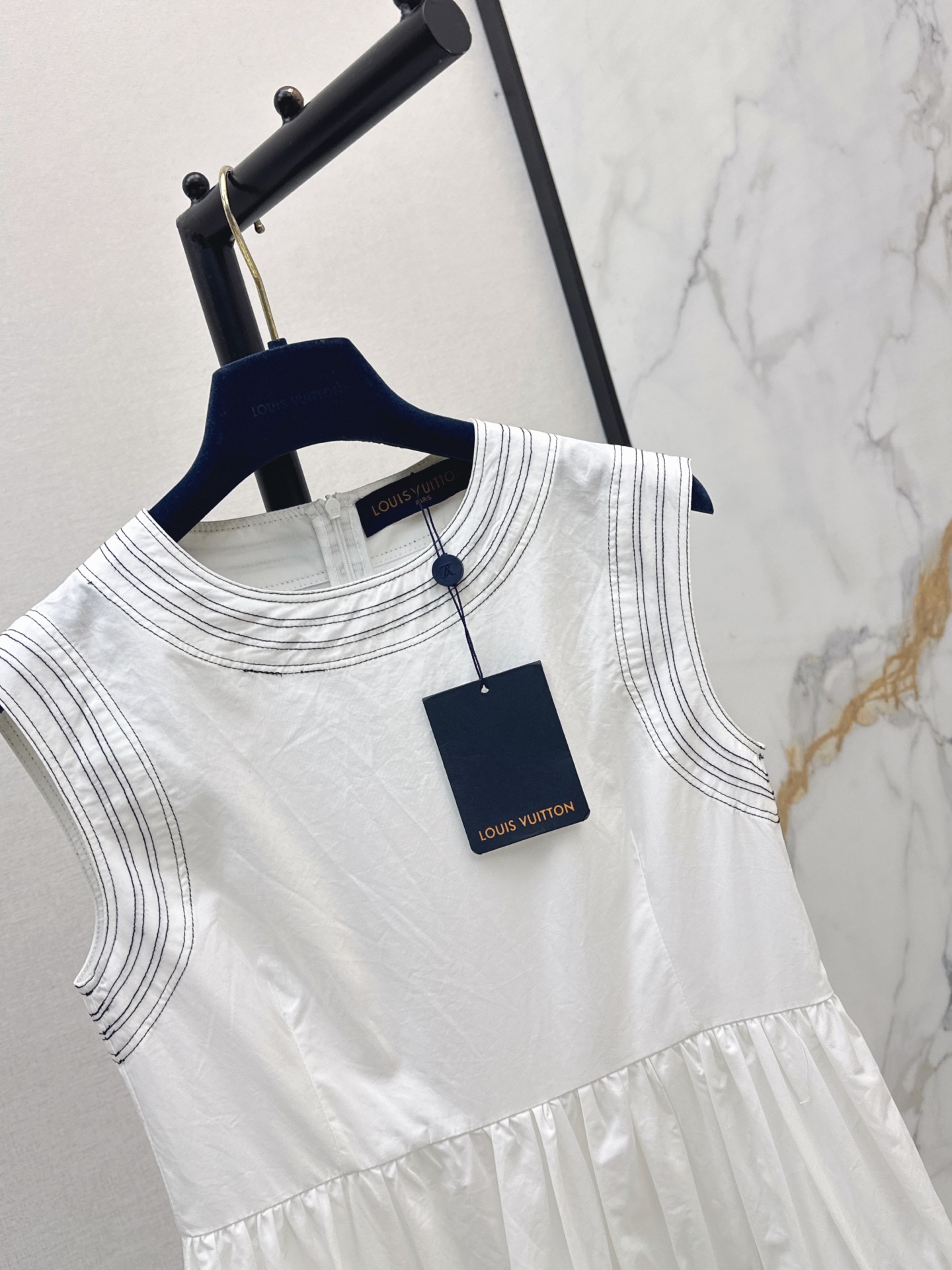 Loui 26ss ruffle sleeveless dress