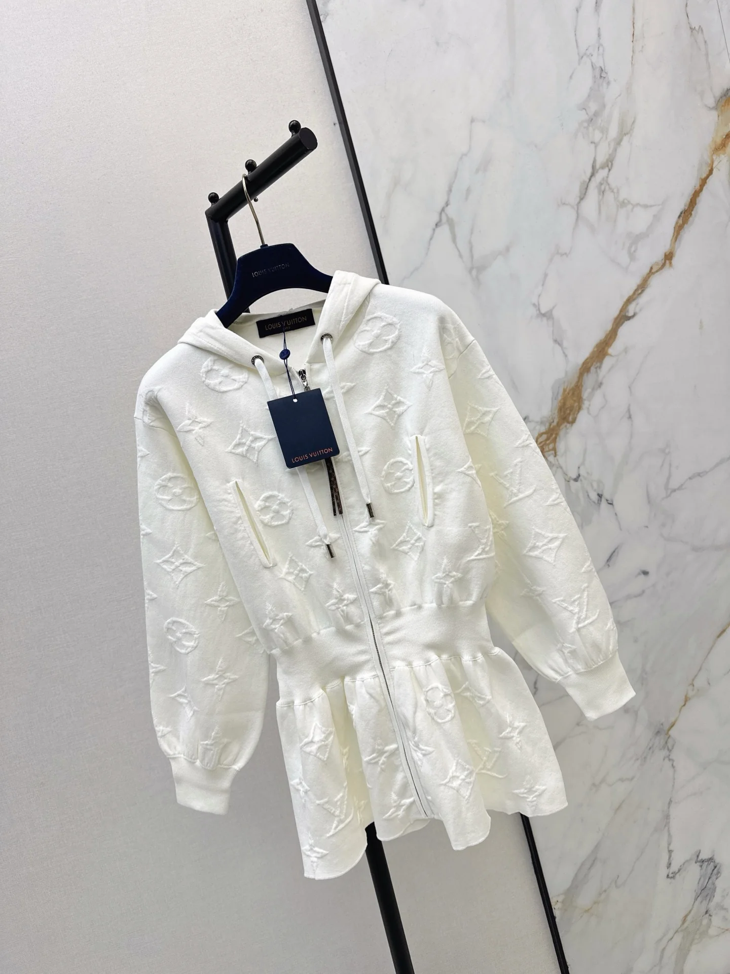 Louis 25fw hooded jacket