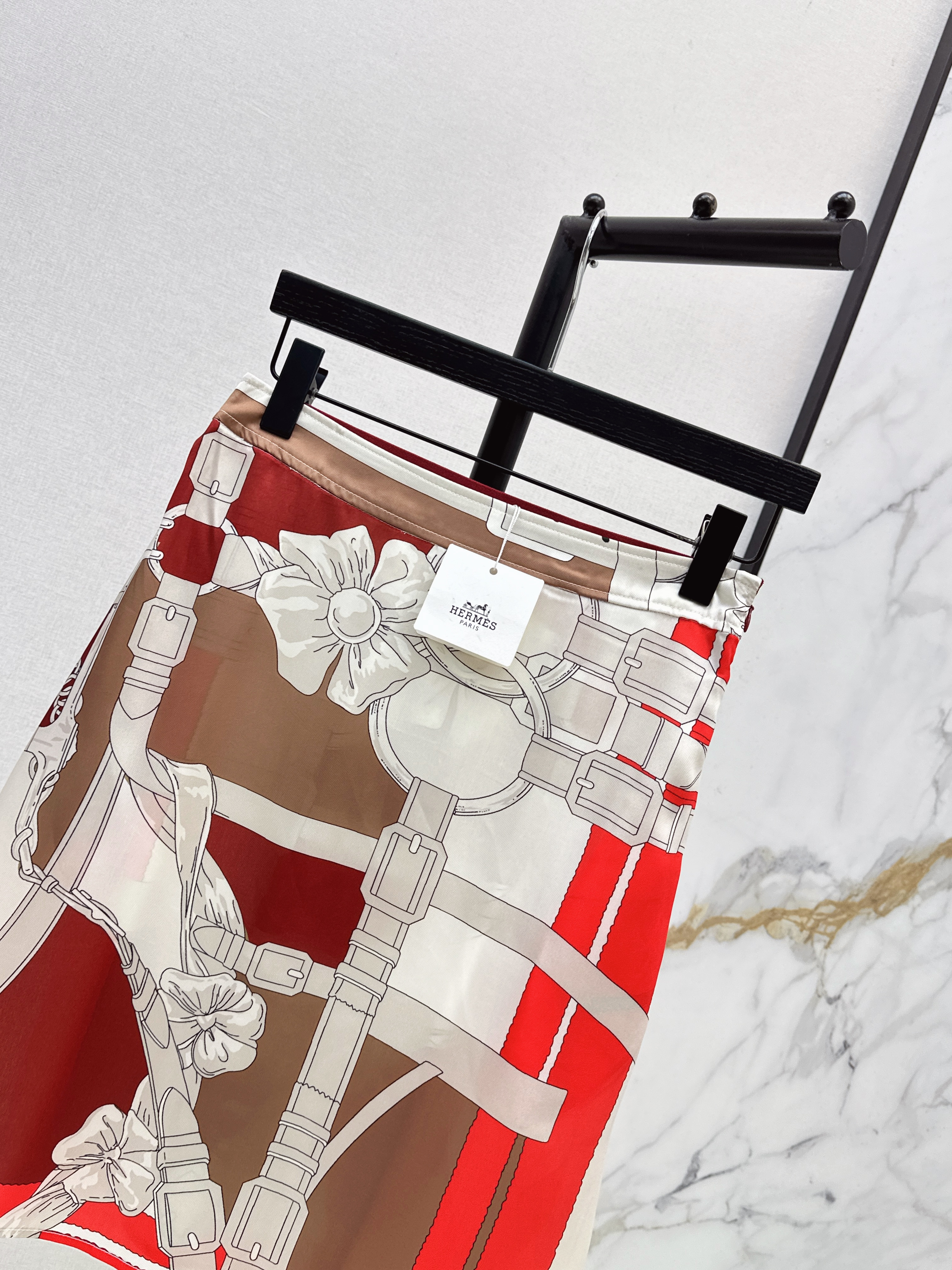Her 26ss print silk skirt