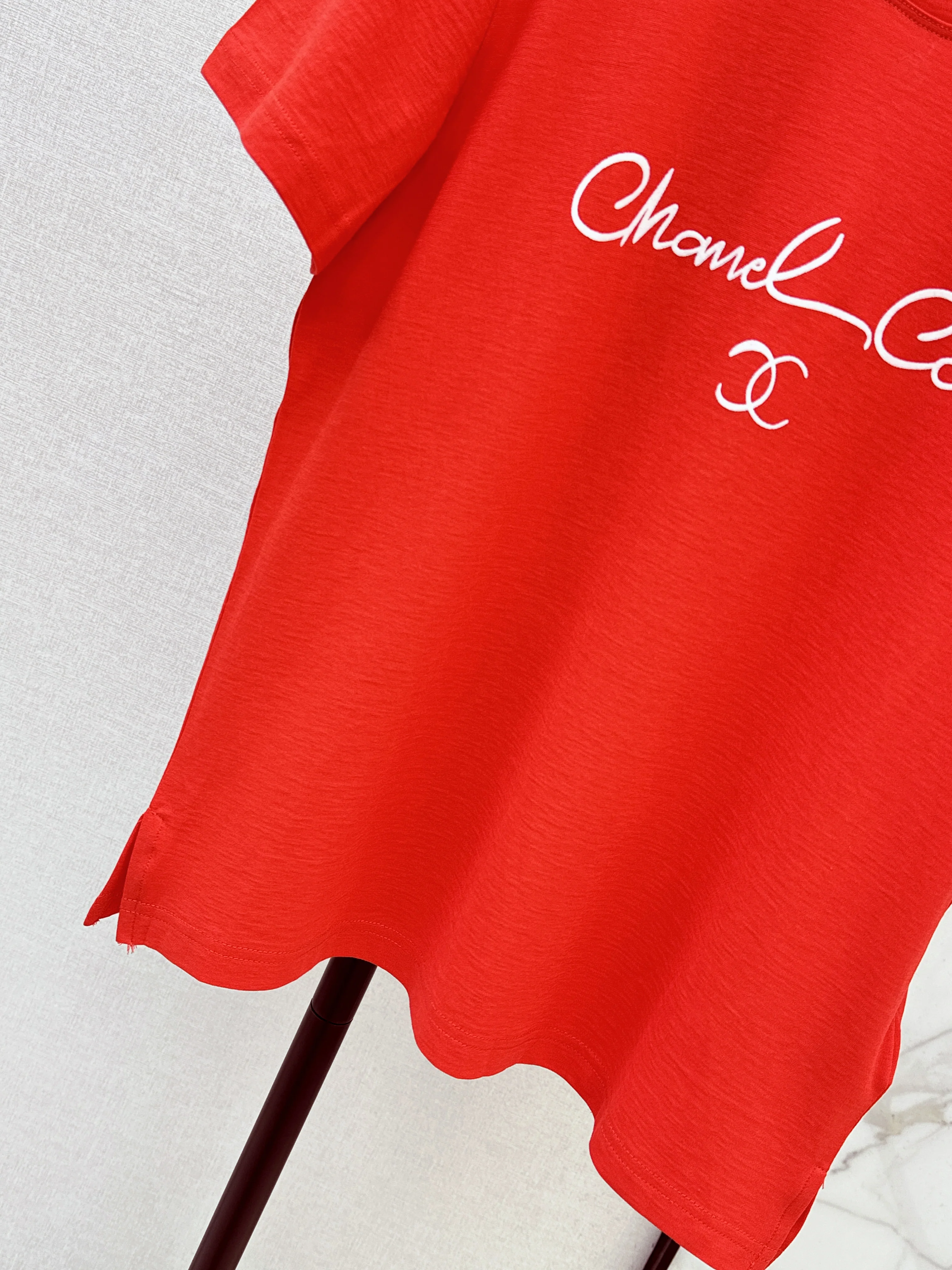 Chan 26ss contrast lettering t-shirt