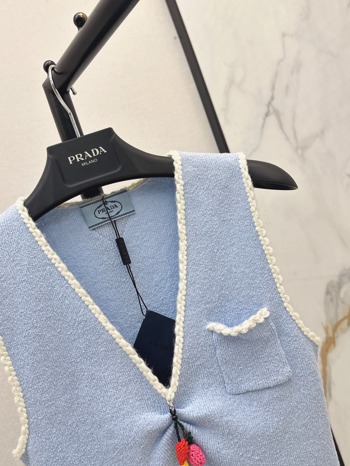 Pra 26ss v-neck knit vest