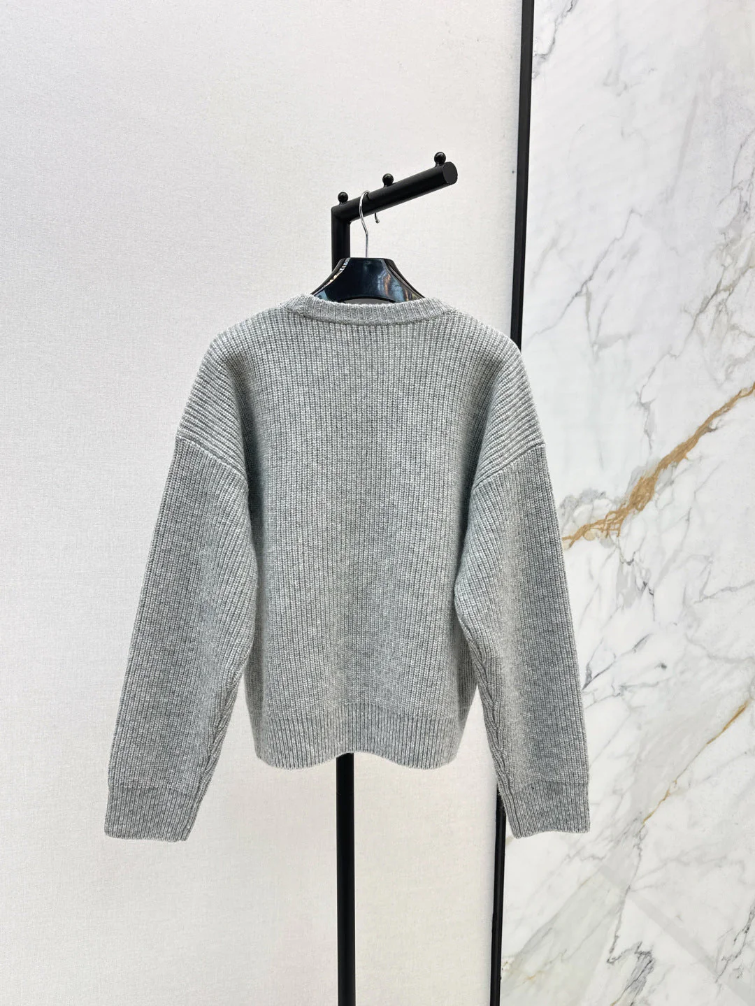 Celi 25fw embroidered sweater