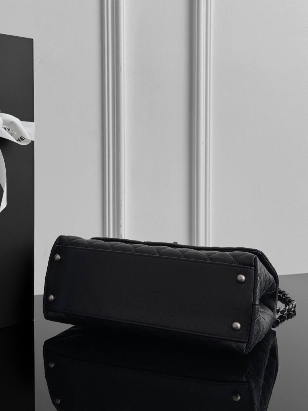 Chan 26ss coco handle bag
