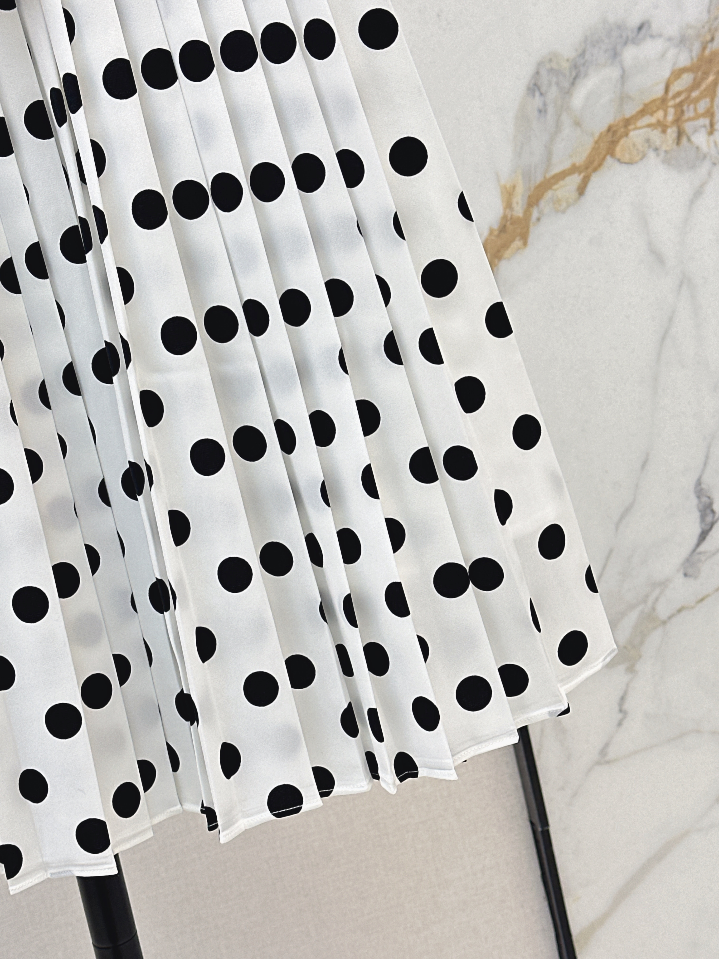 Miu 26ss polka dots pleated skirt