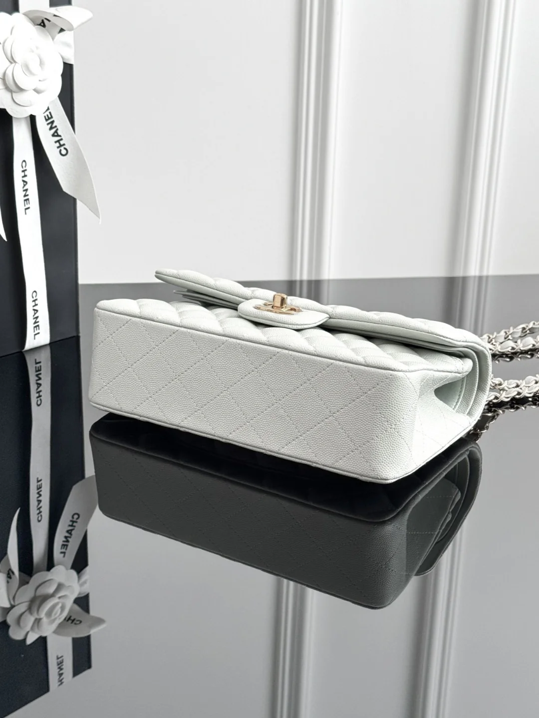 Chan cf23 chain shoulder bag