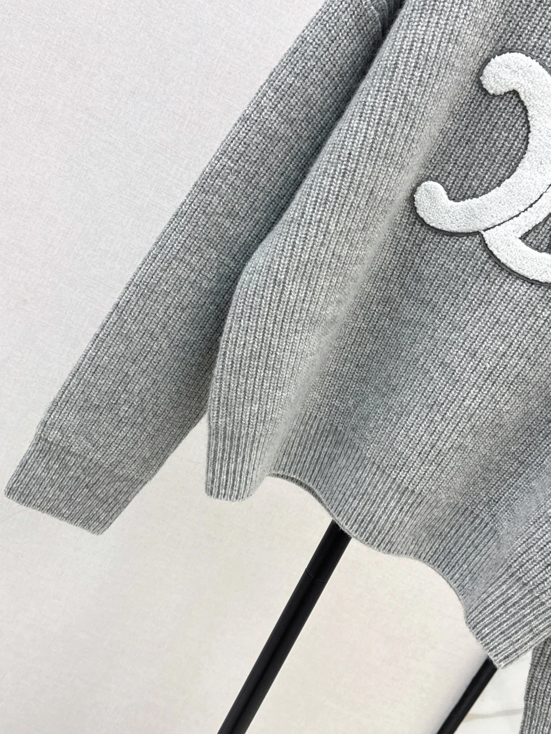 Celi 25fw embroidered sweater