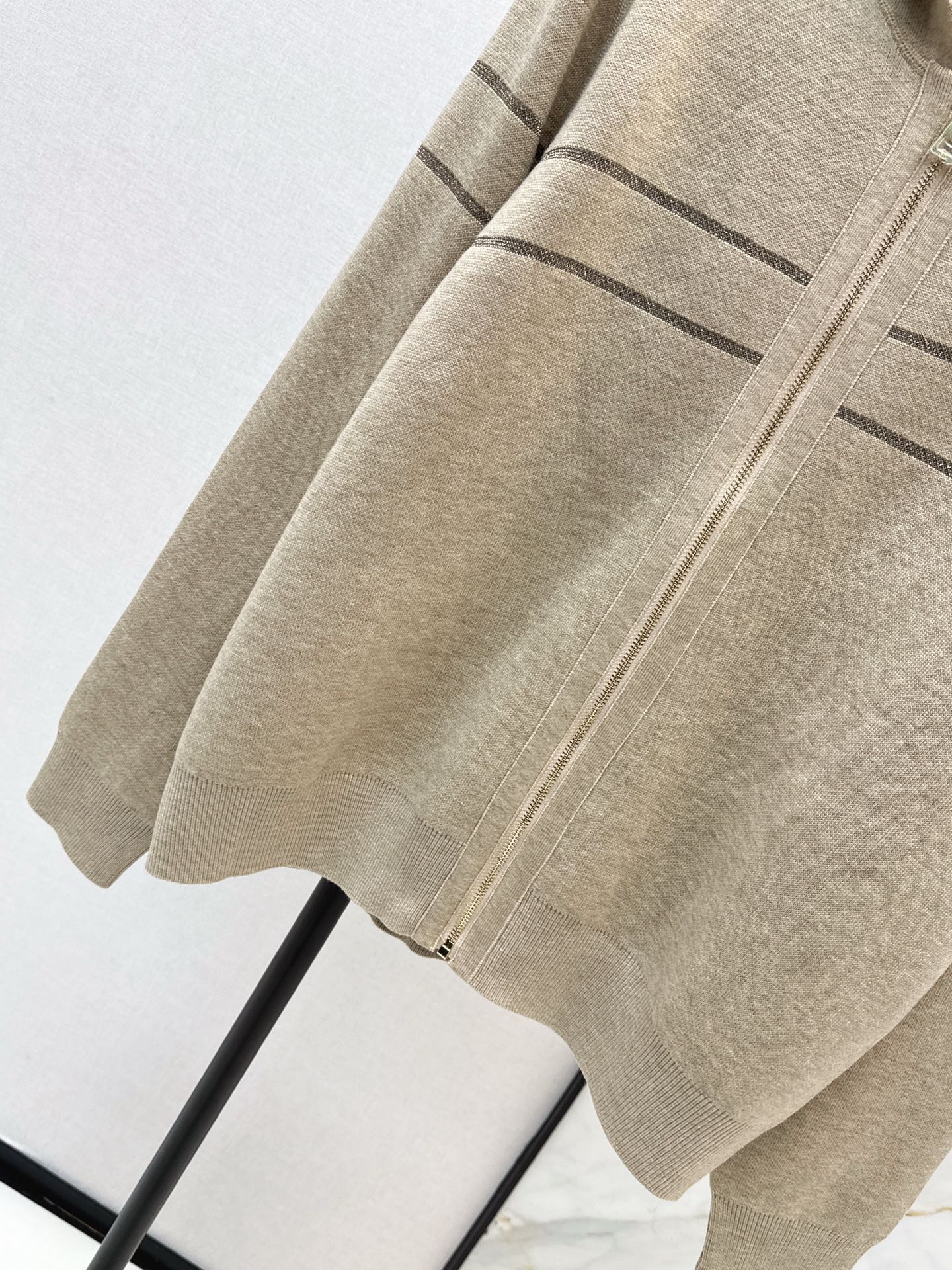 CD 25fw reversible hooded jacket