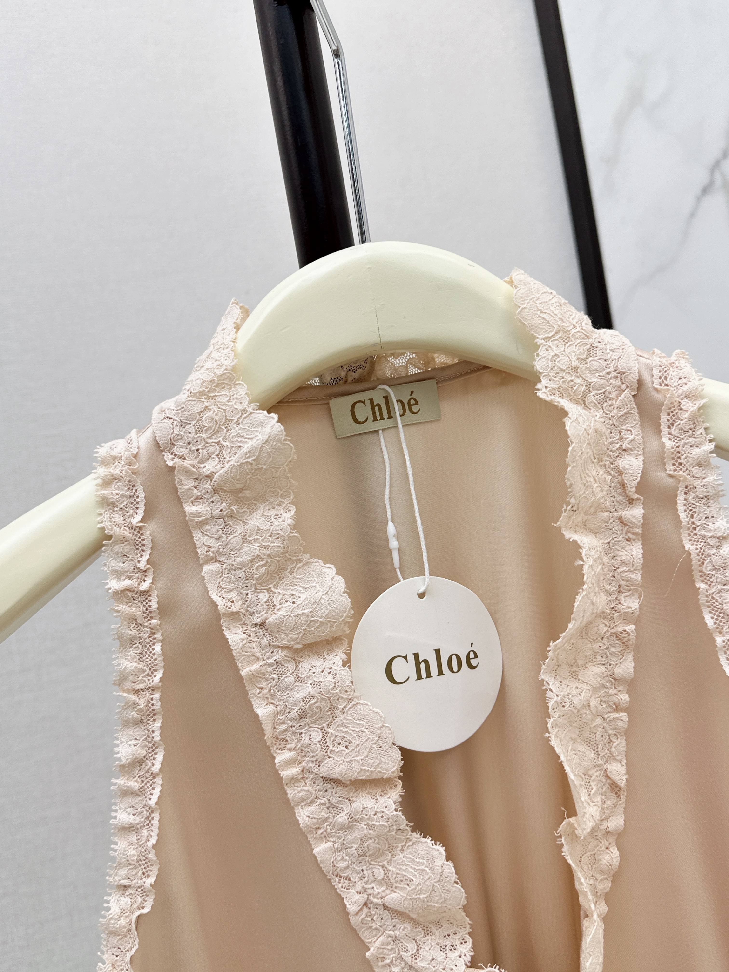 Chol 26ss lace v-neck top