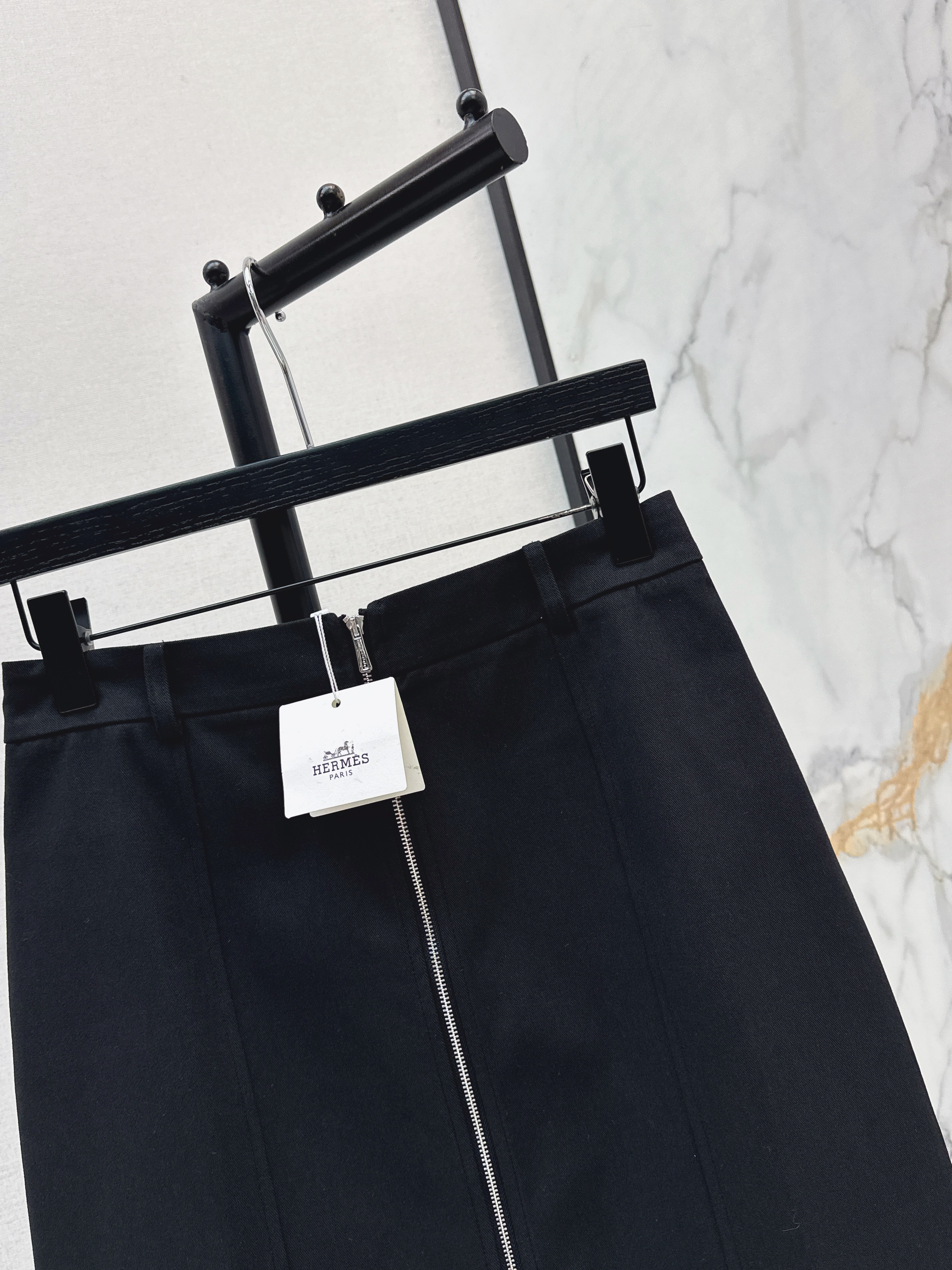 Her 26ss zip-up skirt