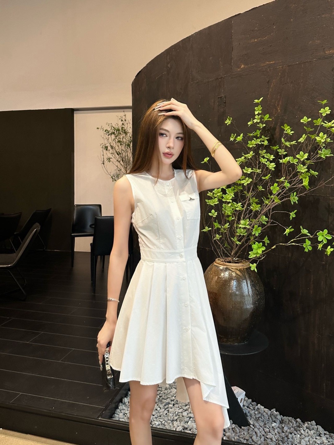 Loui 26ss sleeveless asymmetrical dress