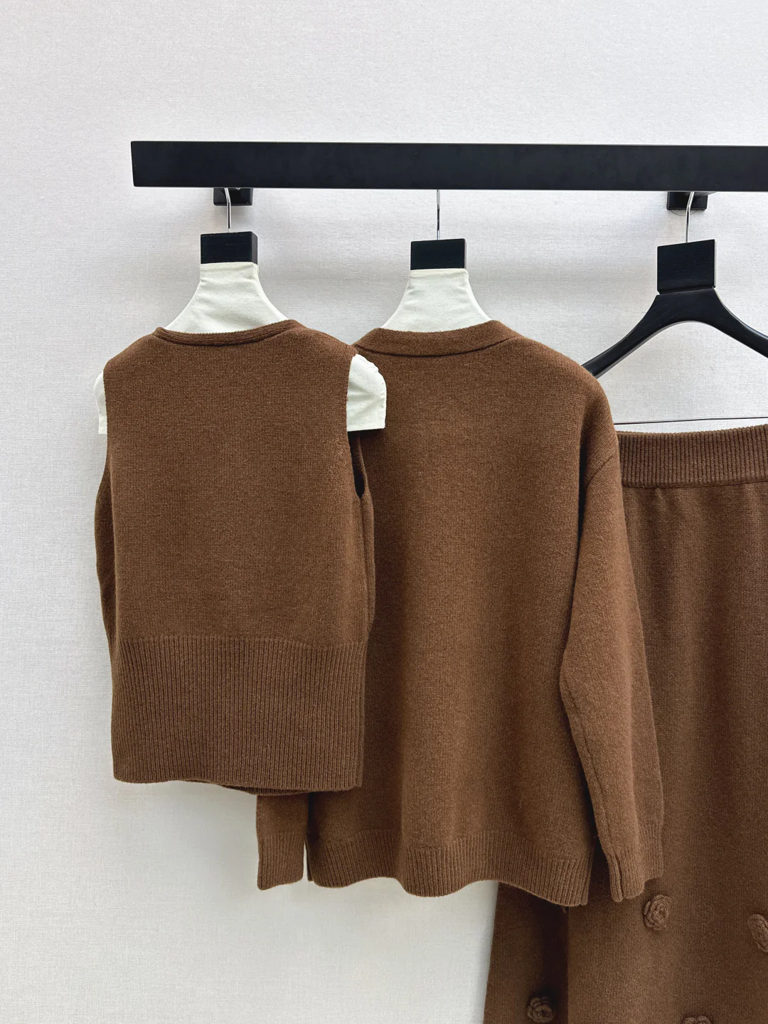 Chan 25fw vest cardigan skirt set