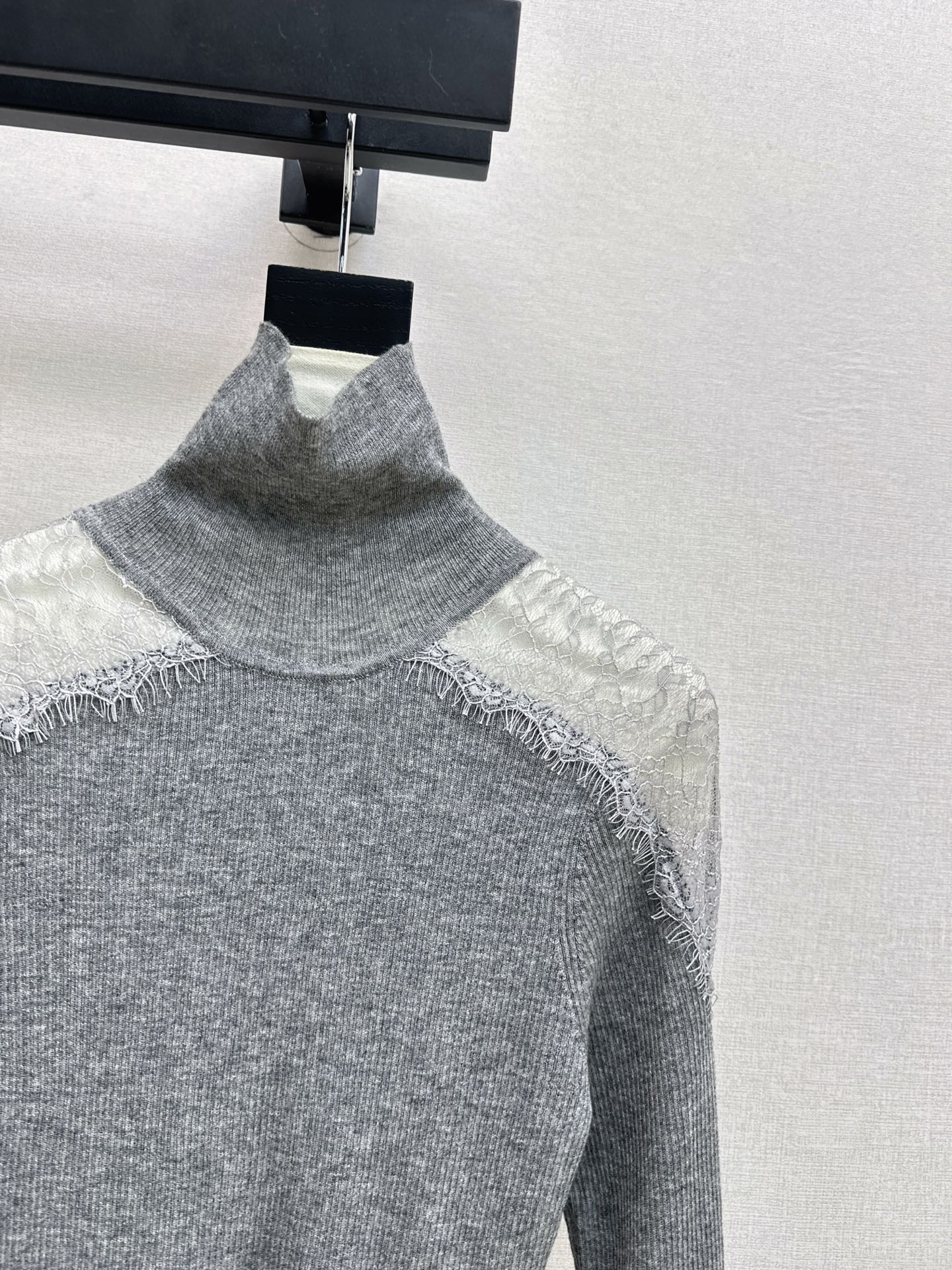 ES 25fw lace sweater