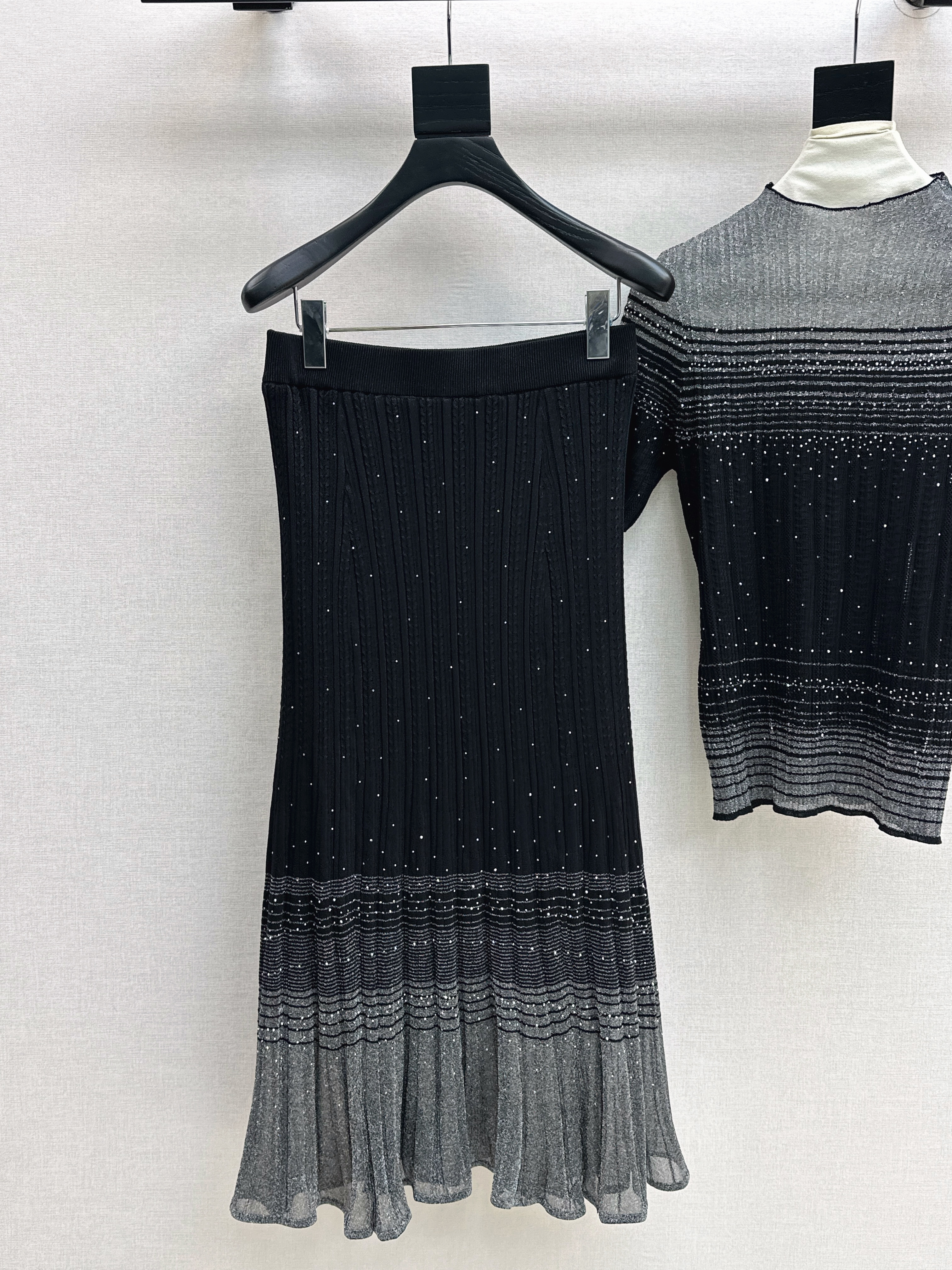Chan 26ss omber knit top skirt set
