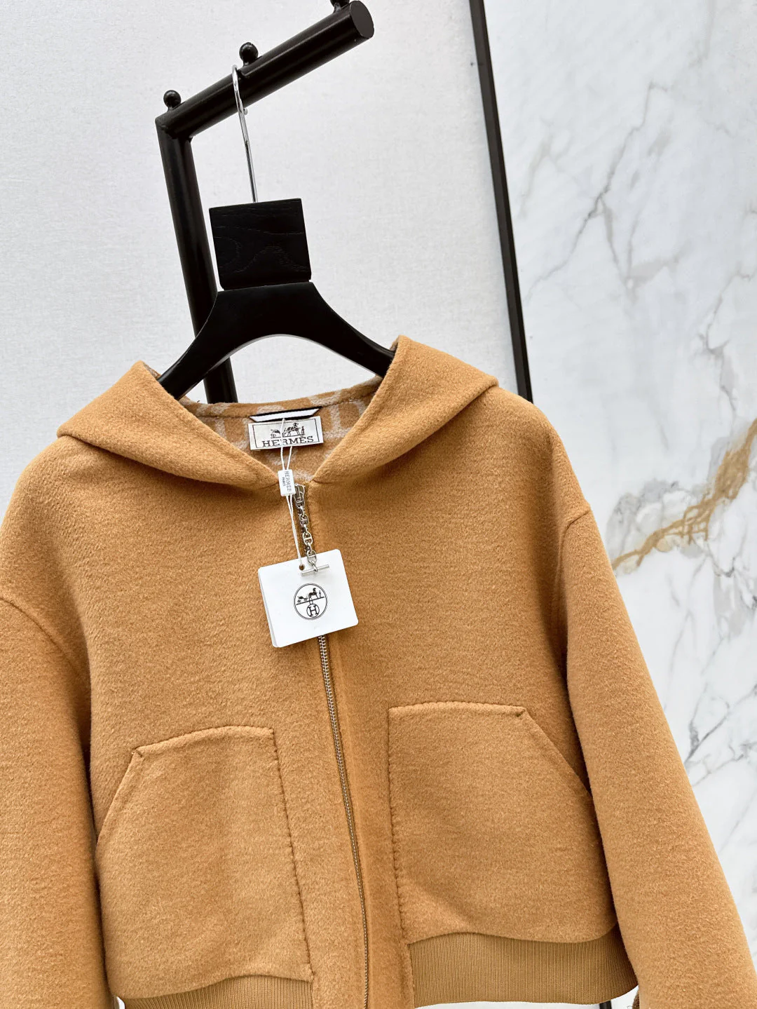 Her 25fw cashmere coat