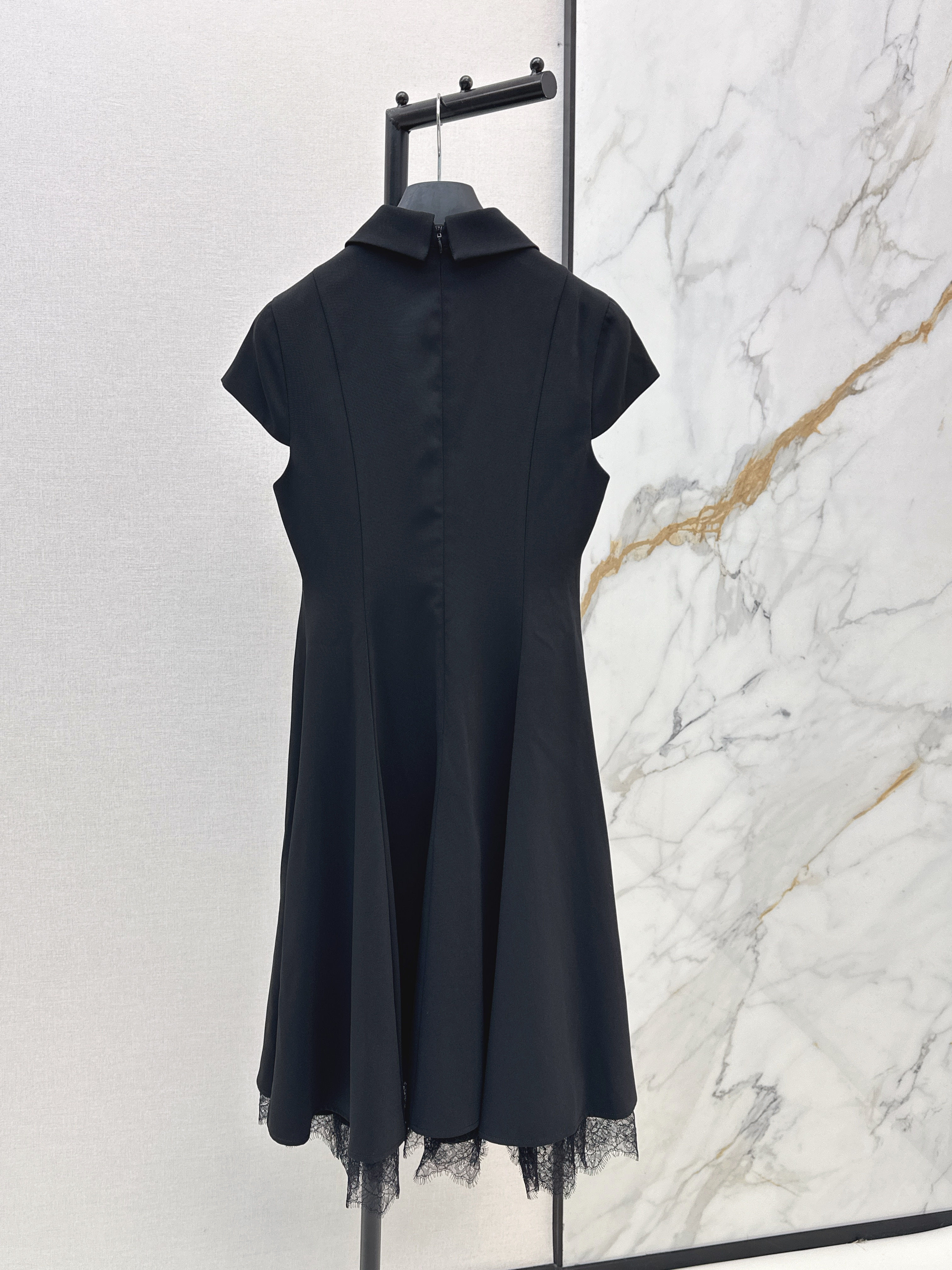CD 26ss contract lace dress