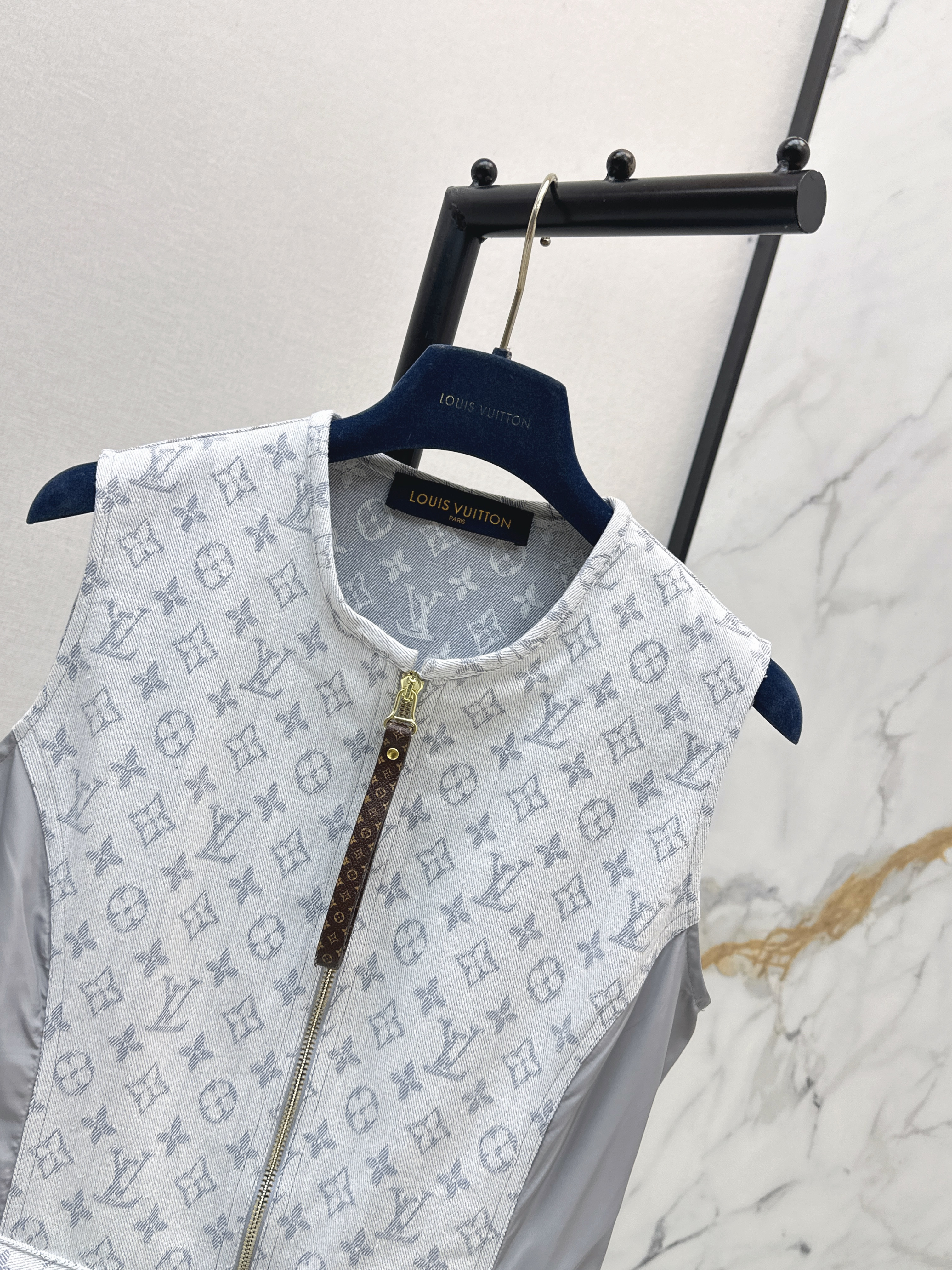 Loui 26ss sleeveless zip-up dress