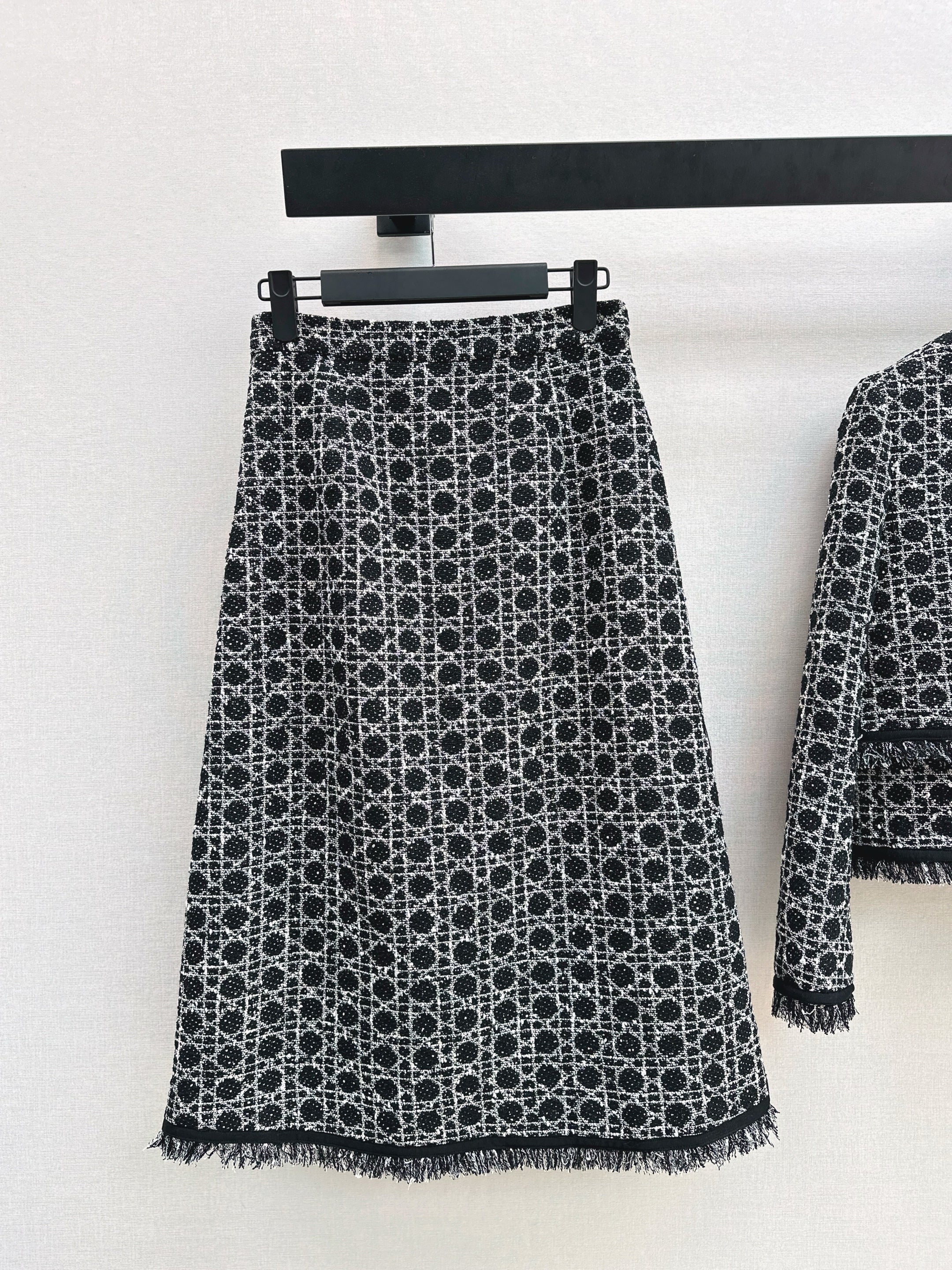 CD 26ss tweed fringe skirts