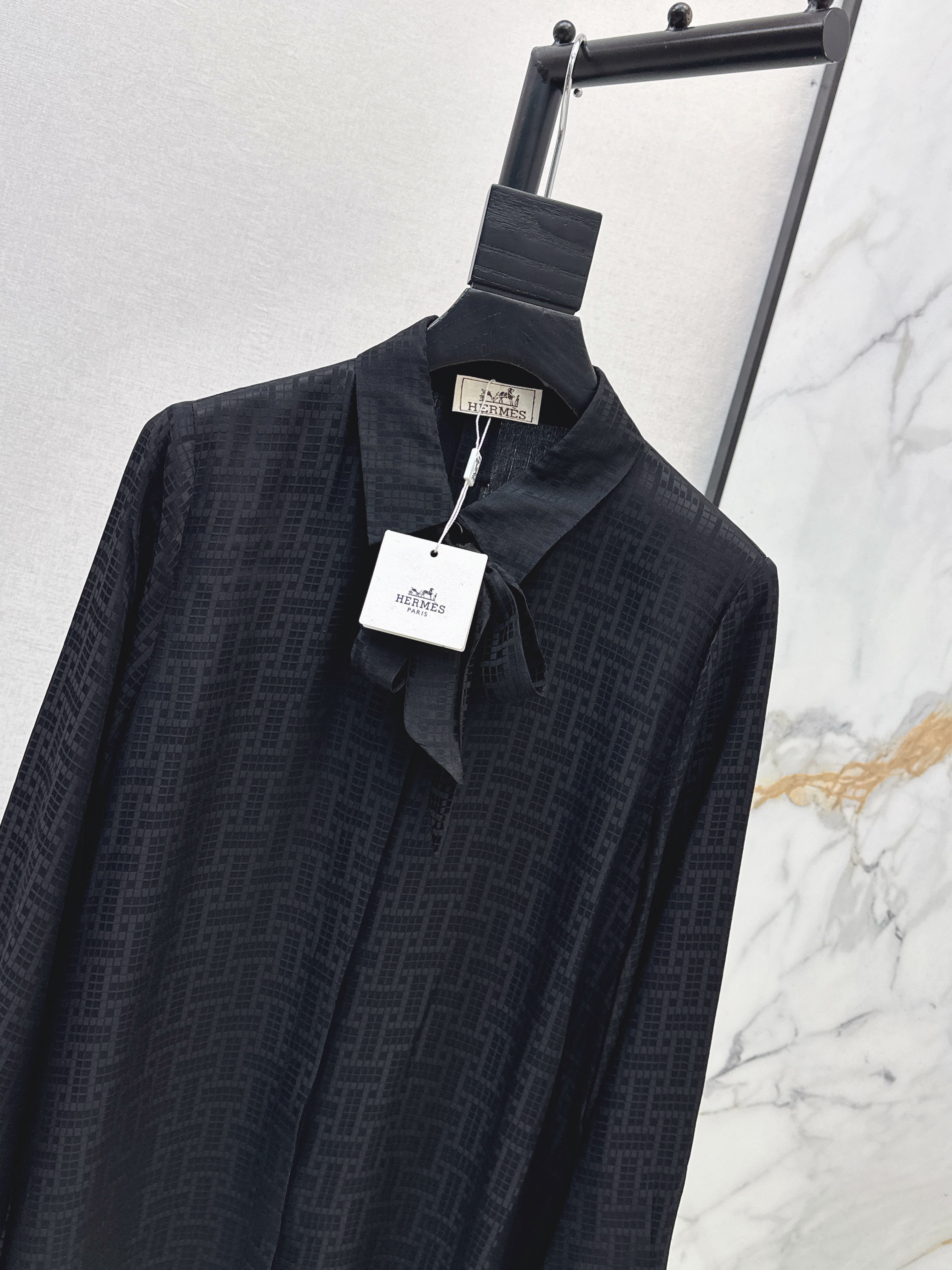 Her 26ss jacquard silk shirt