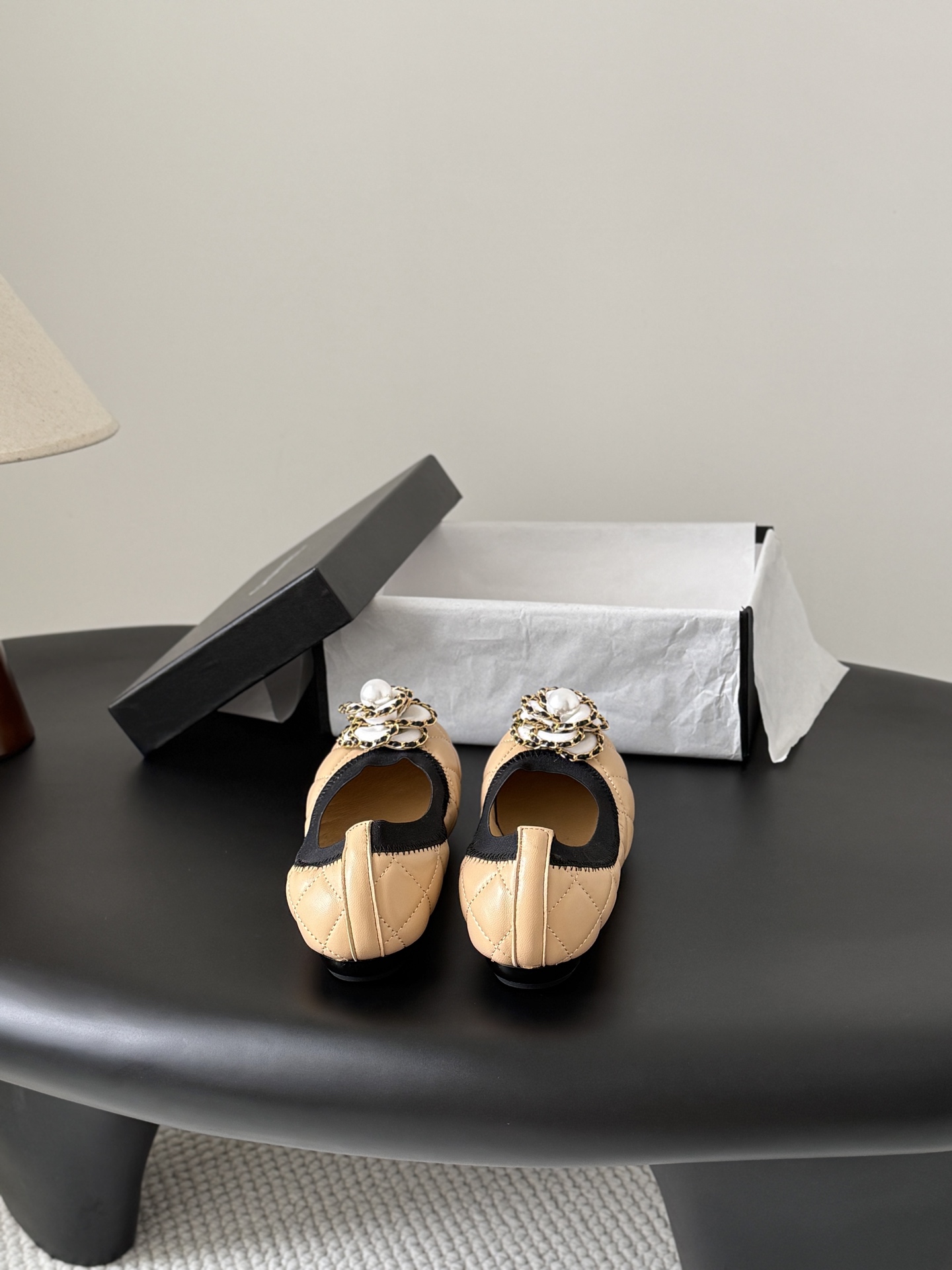 Chan 26ss camellia pumps