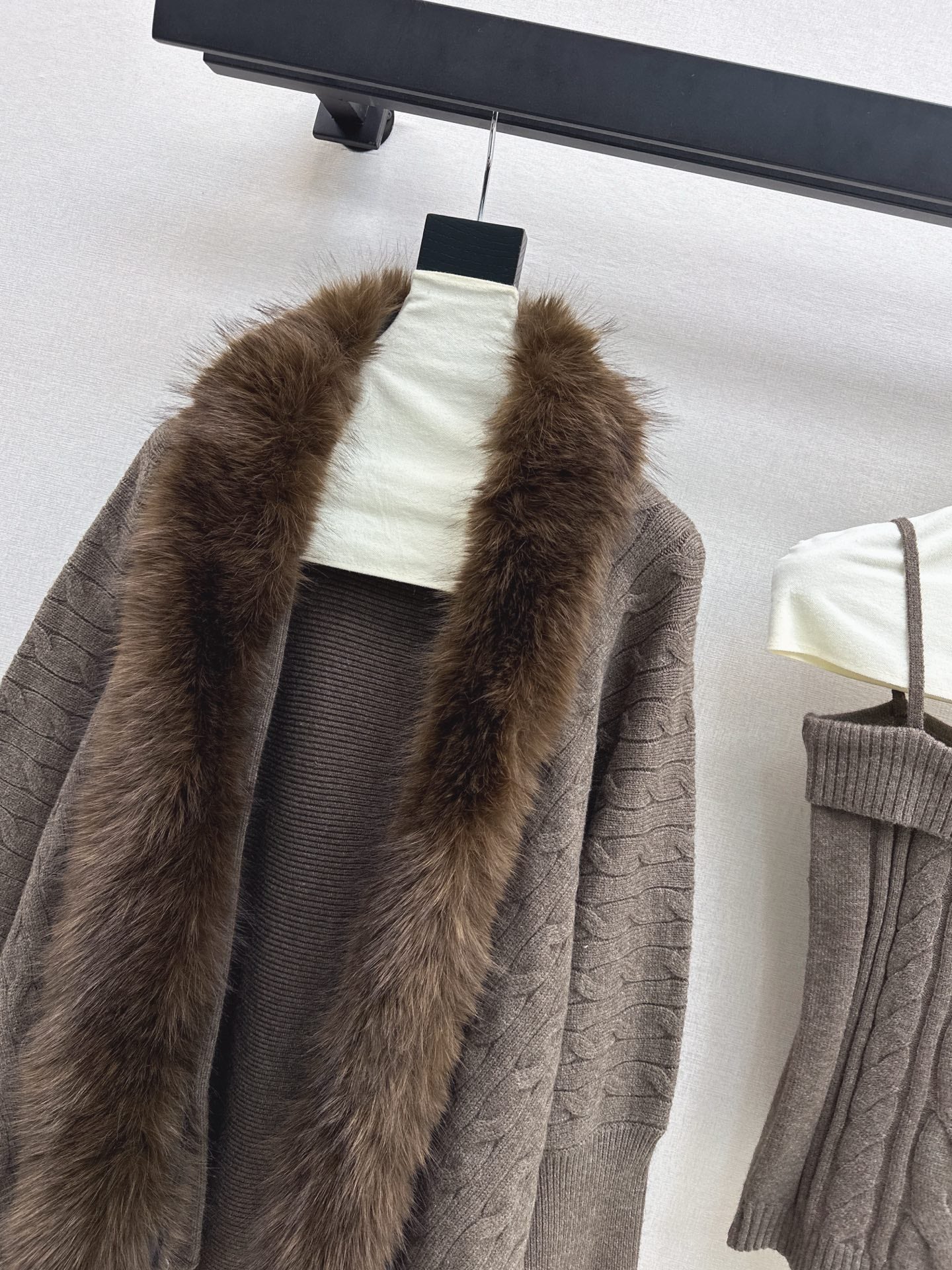 Miu 25fw knit tank top cardigan