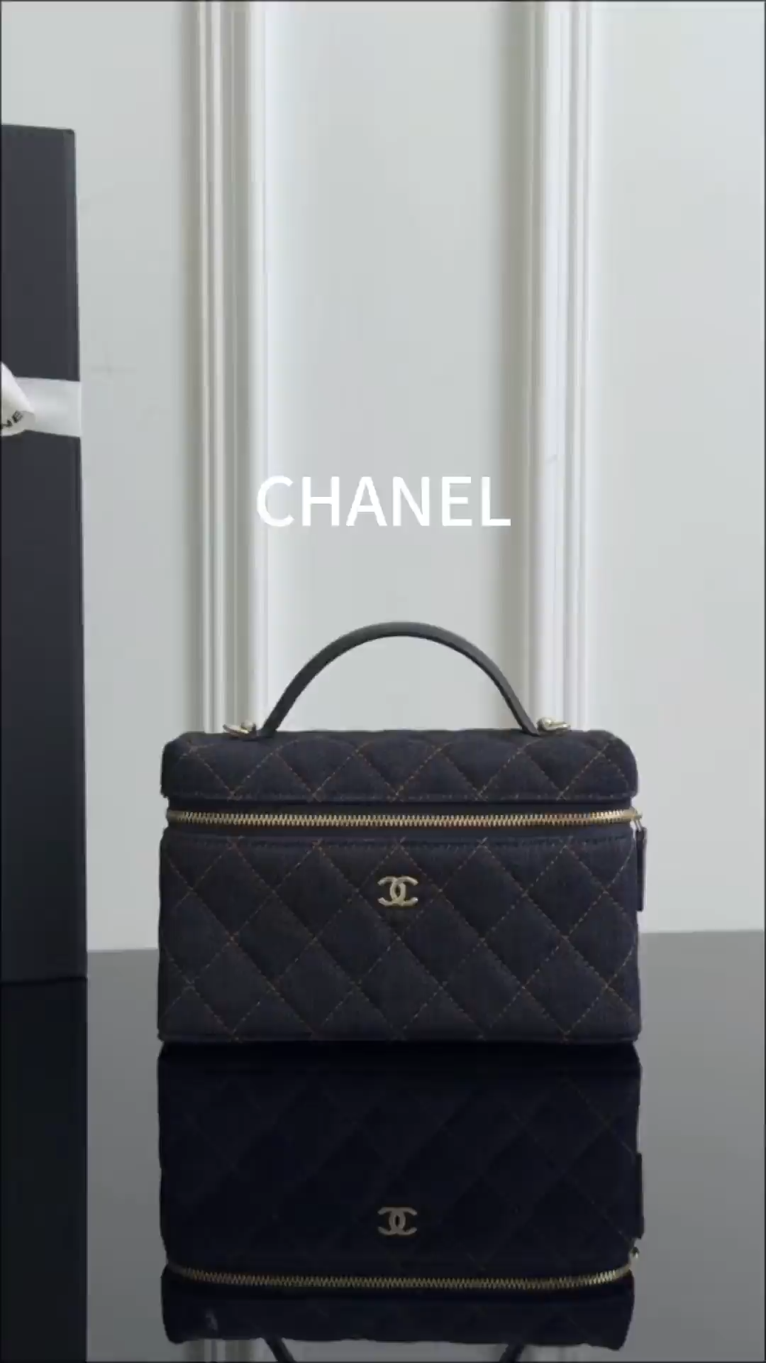 Chan 26P lp denim clutch with chain