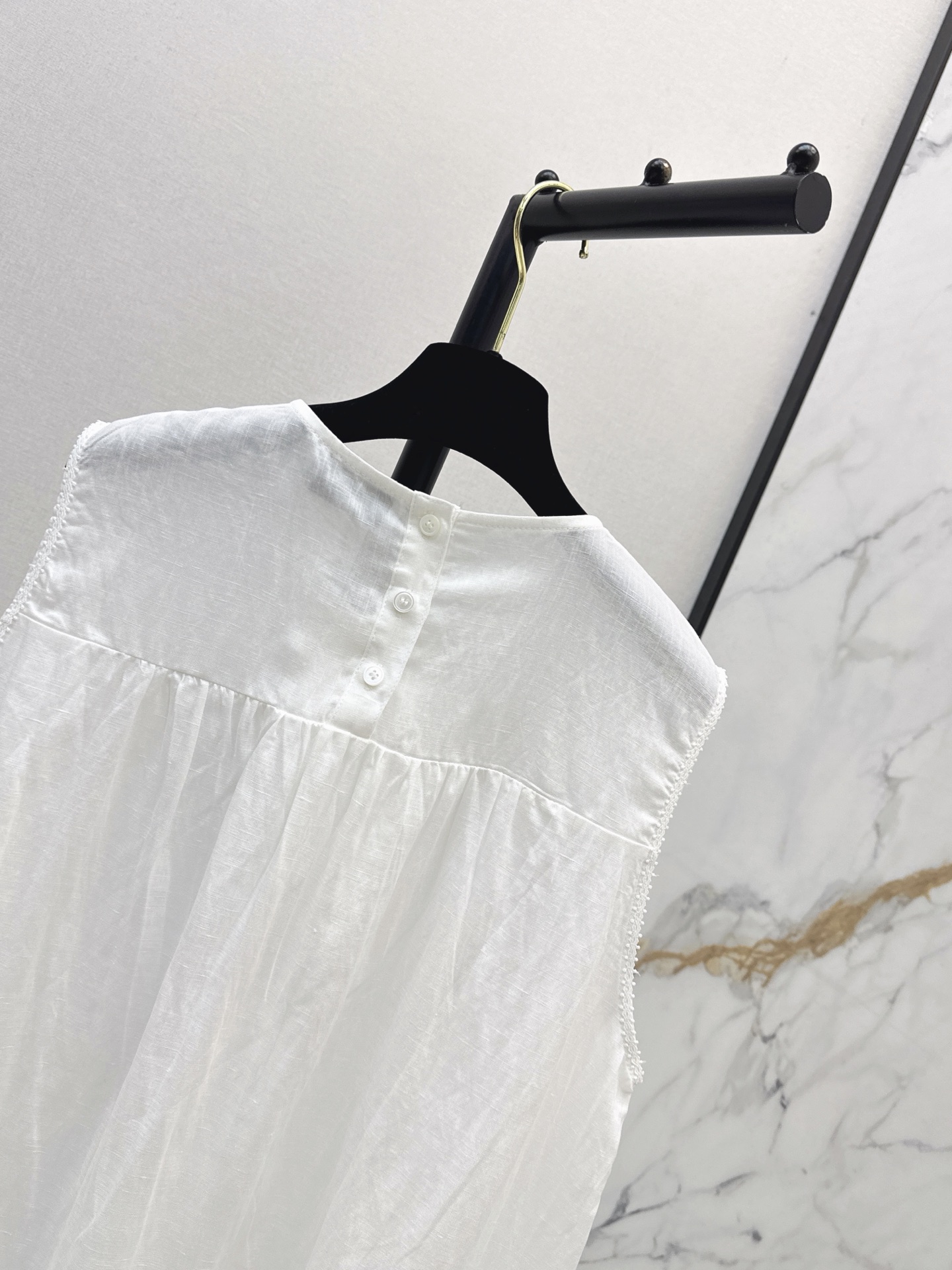 Chan 26ss lace trim linen vest