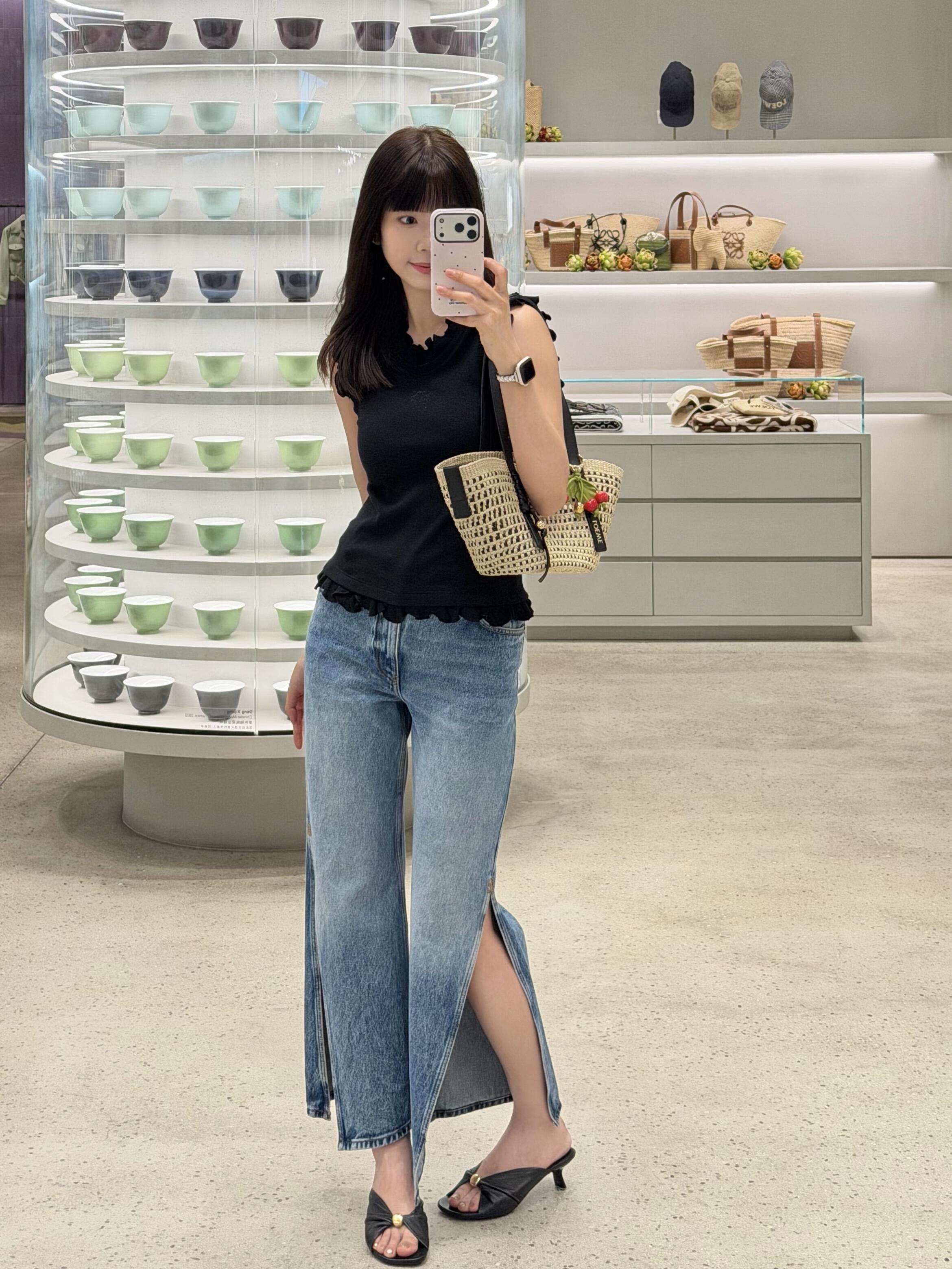 Loe 26ss ruffle vest