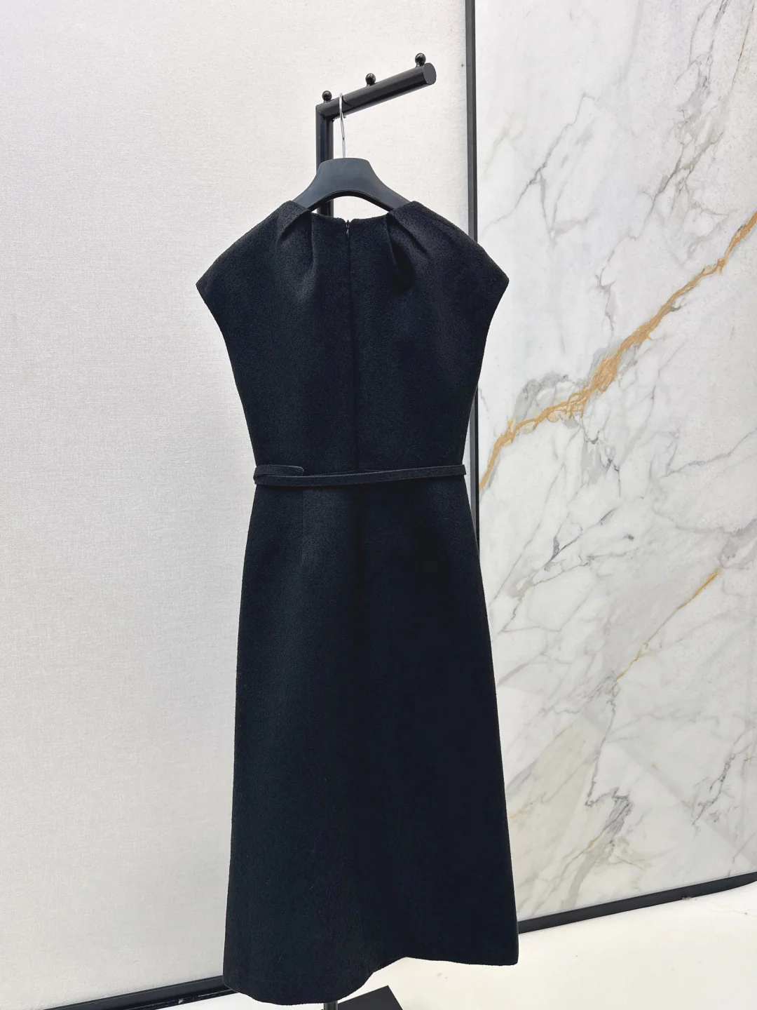 CD 25fw sleeveless dress