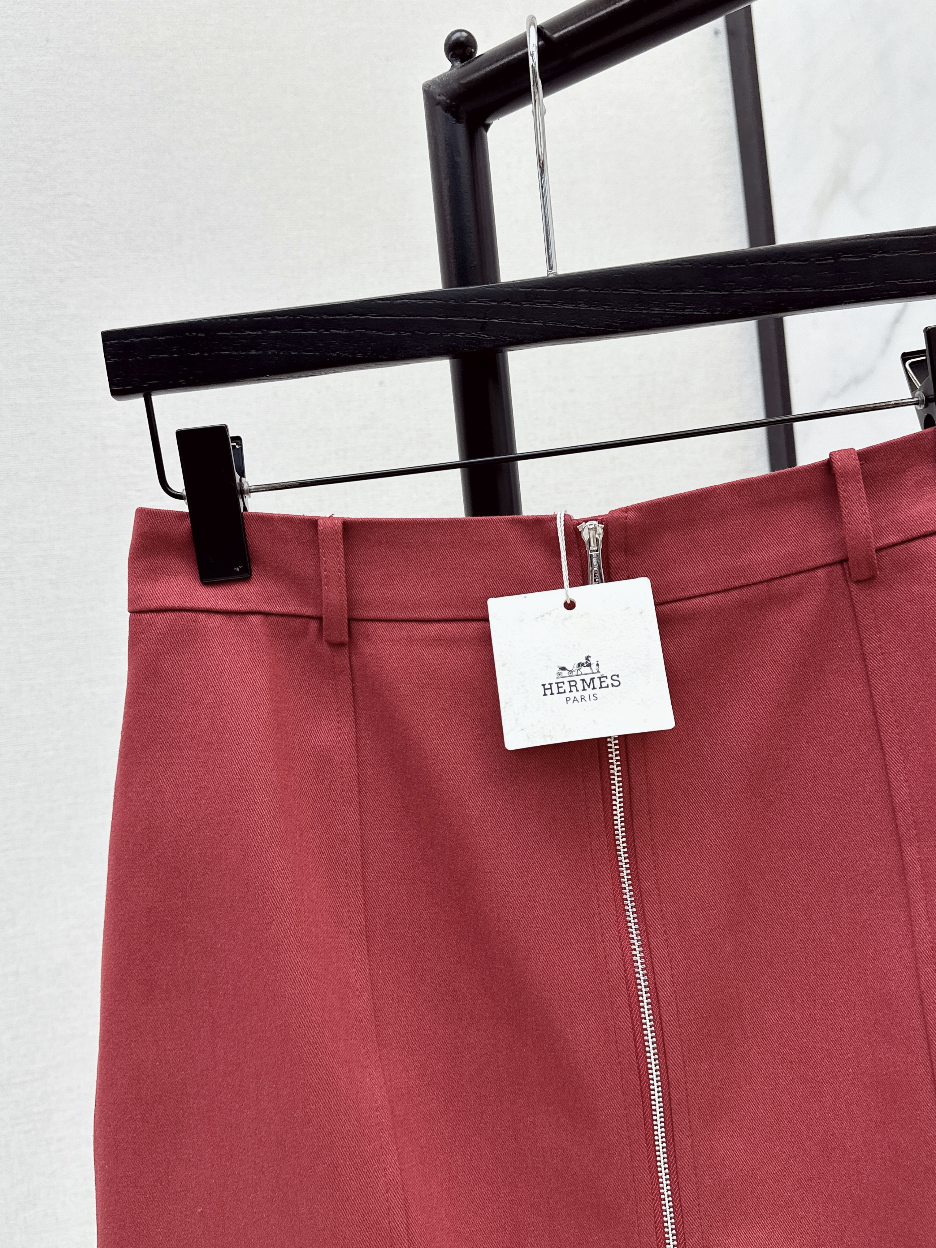 Her 26ss zip-up skirt
