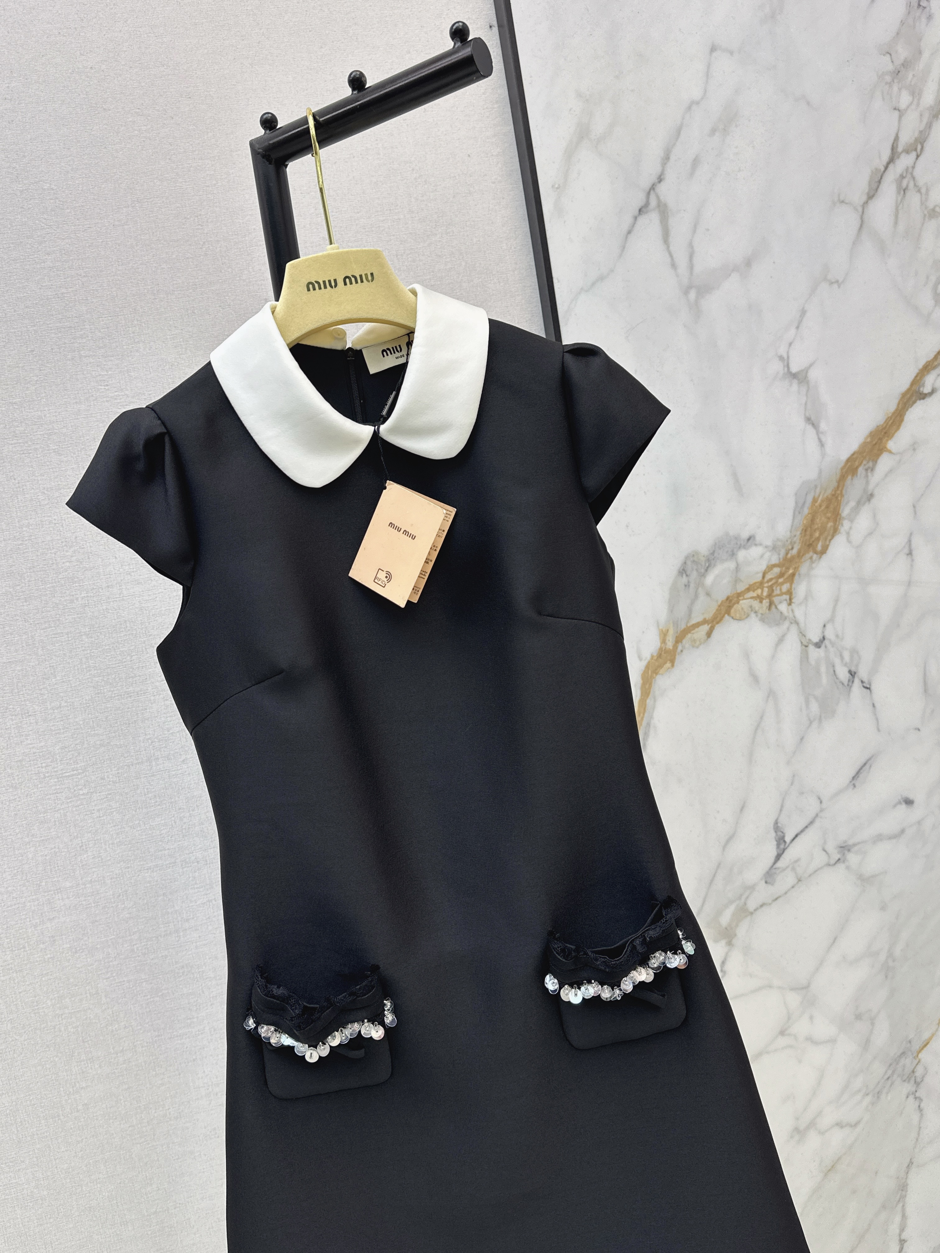 Miu 26ss puff sleeve dress