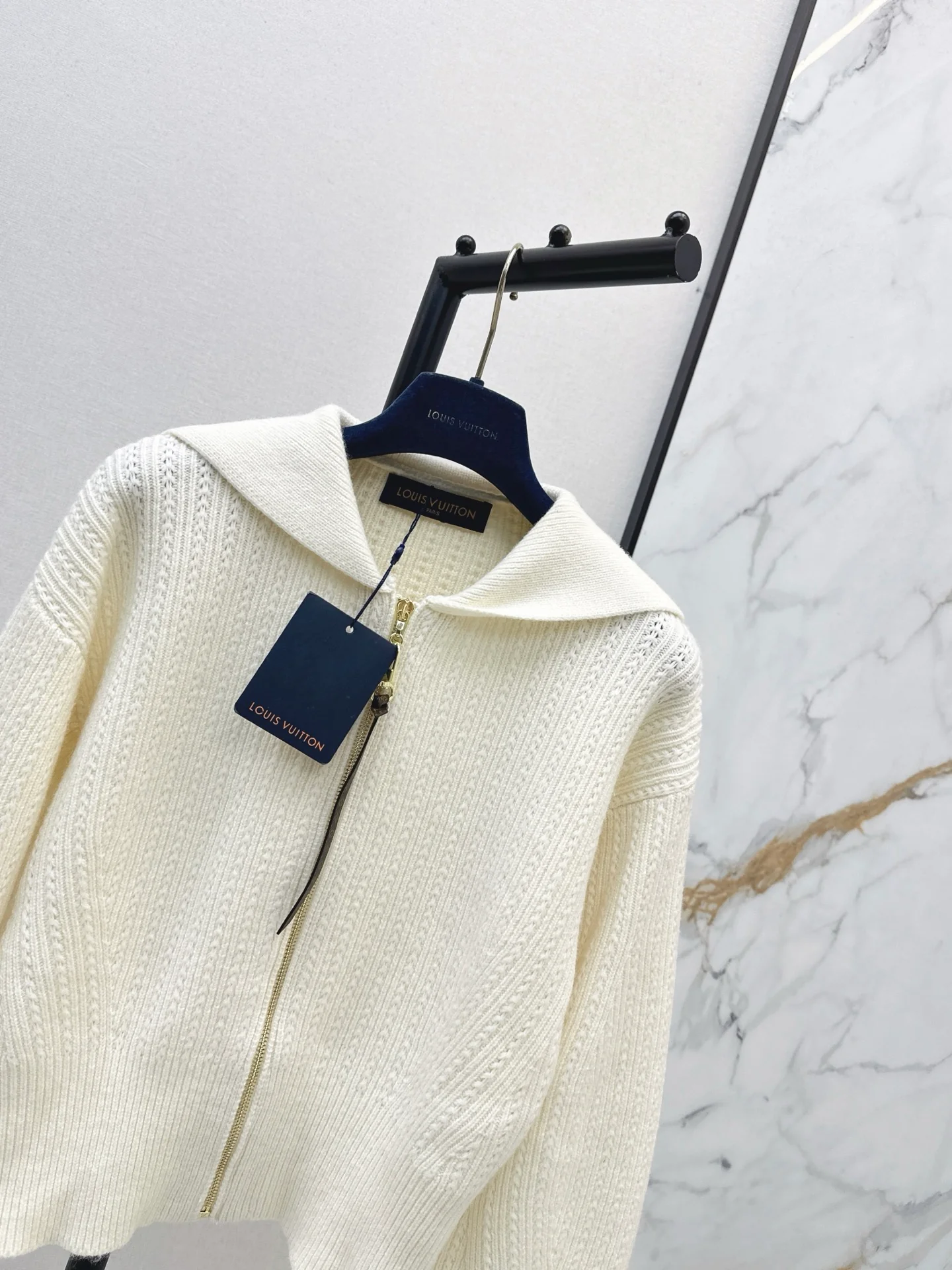 Louis 25fw zip-up knit jacket