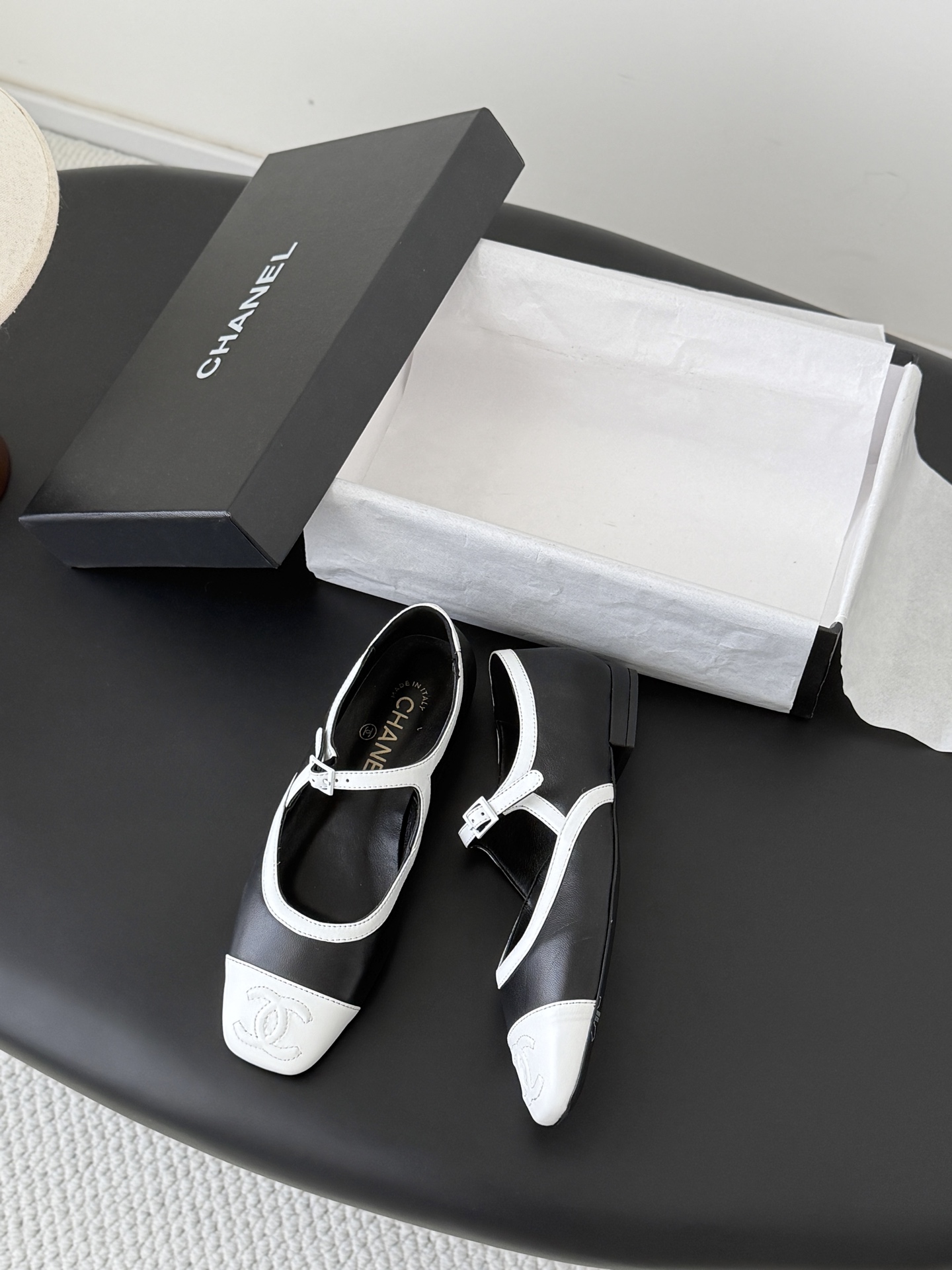 Chan 26K mary jane flats