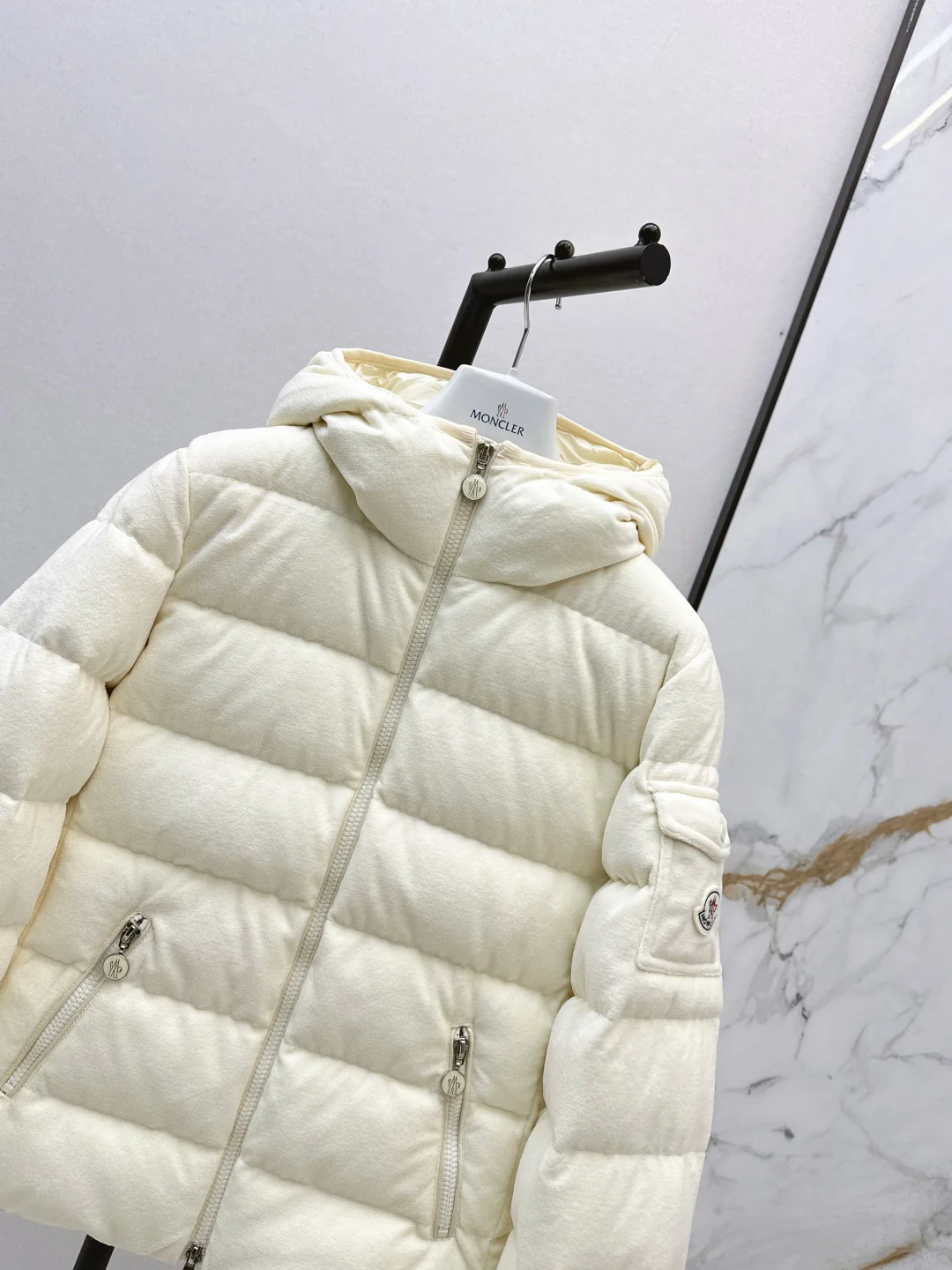 Monc 25fw down jacket