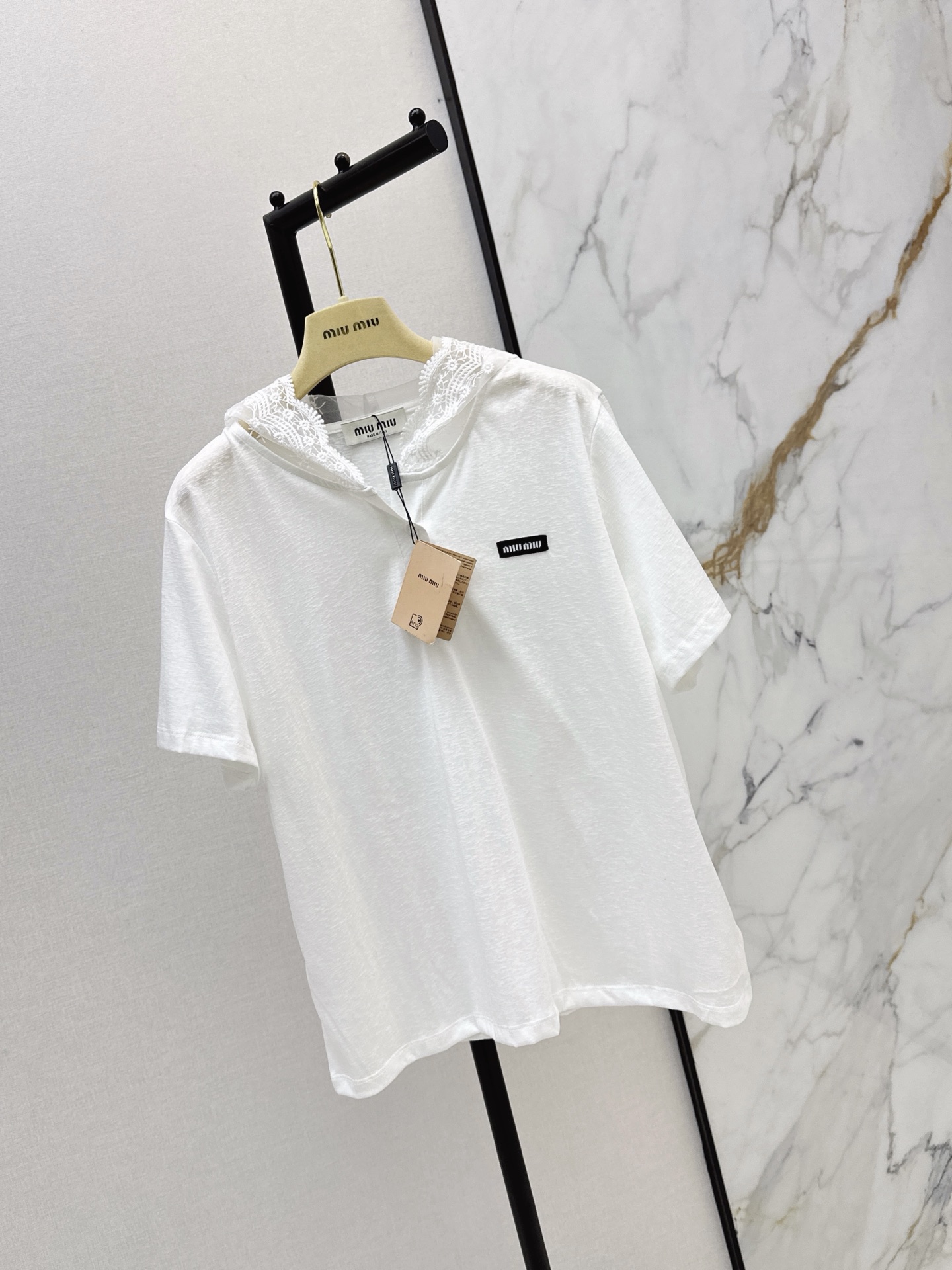 Miu 26ss lace hooded t-shirt